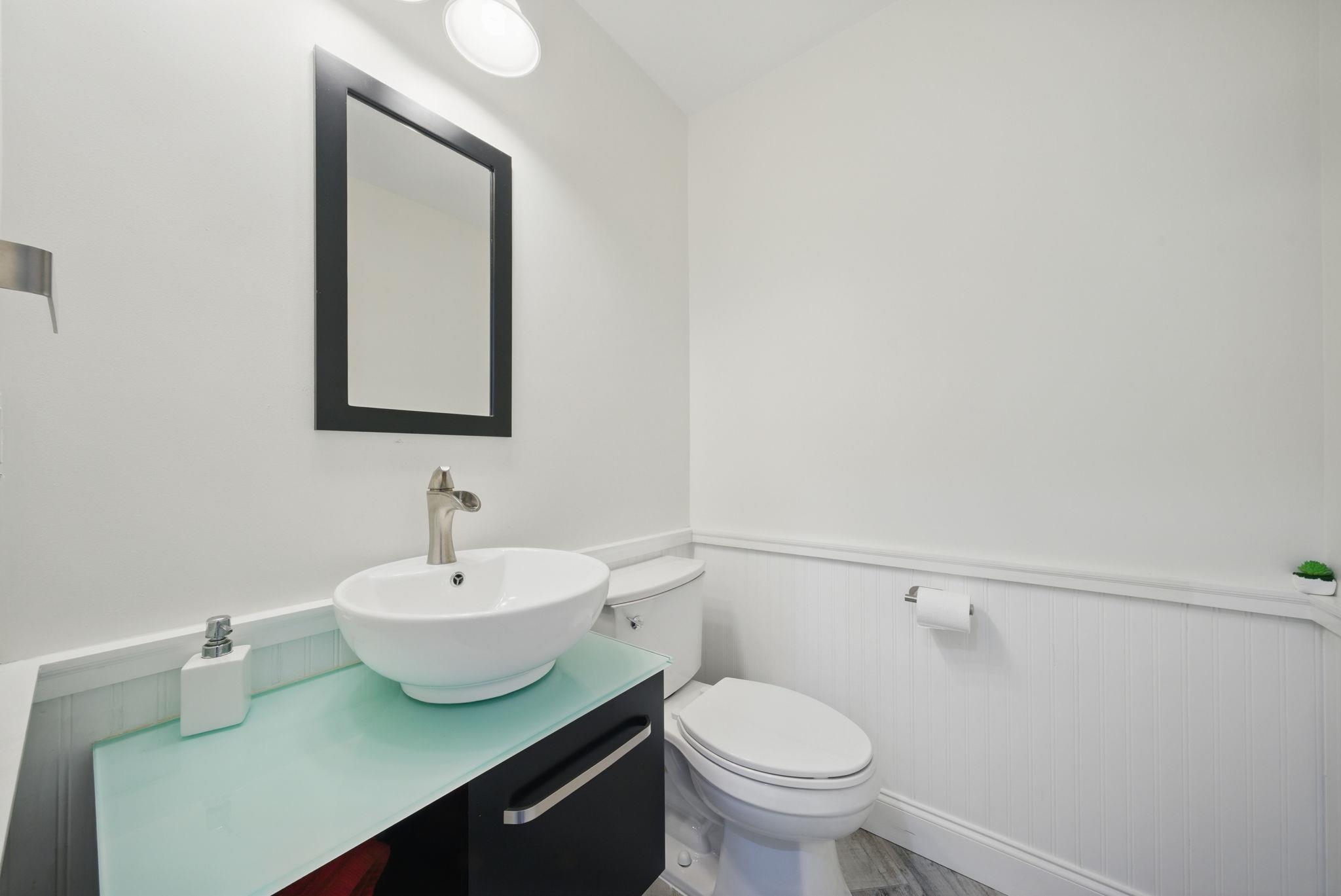 28 Creekside Ct #28, Secaucus, New Jersey image 36