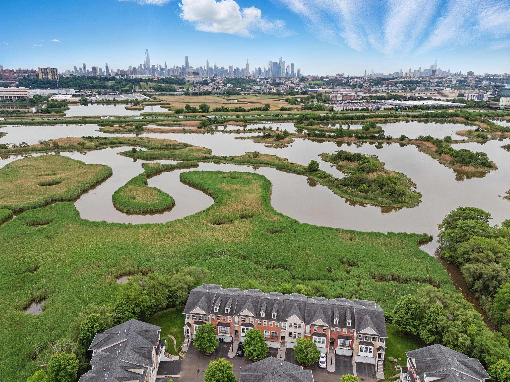 28 Creekside Ct #28, Secaucus, New Jersey image 41