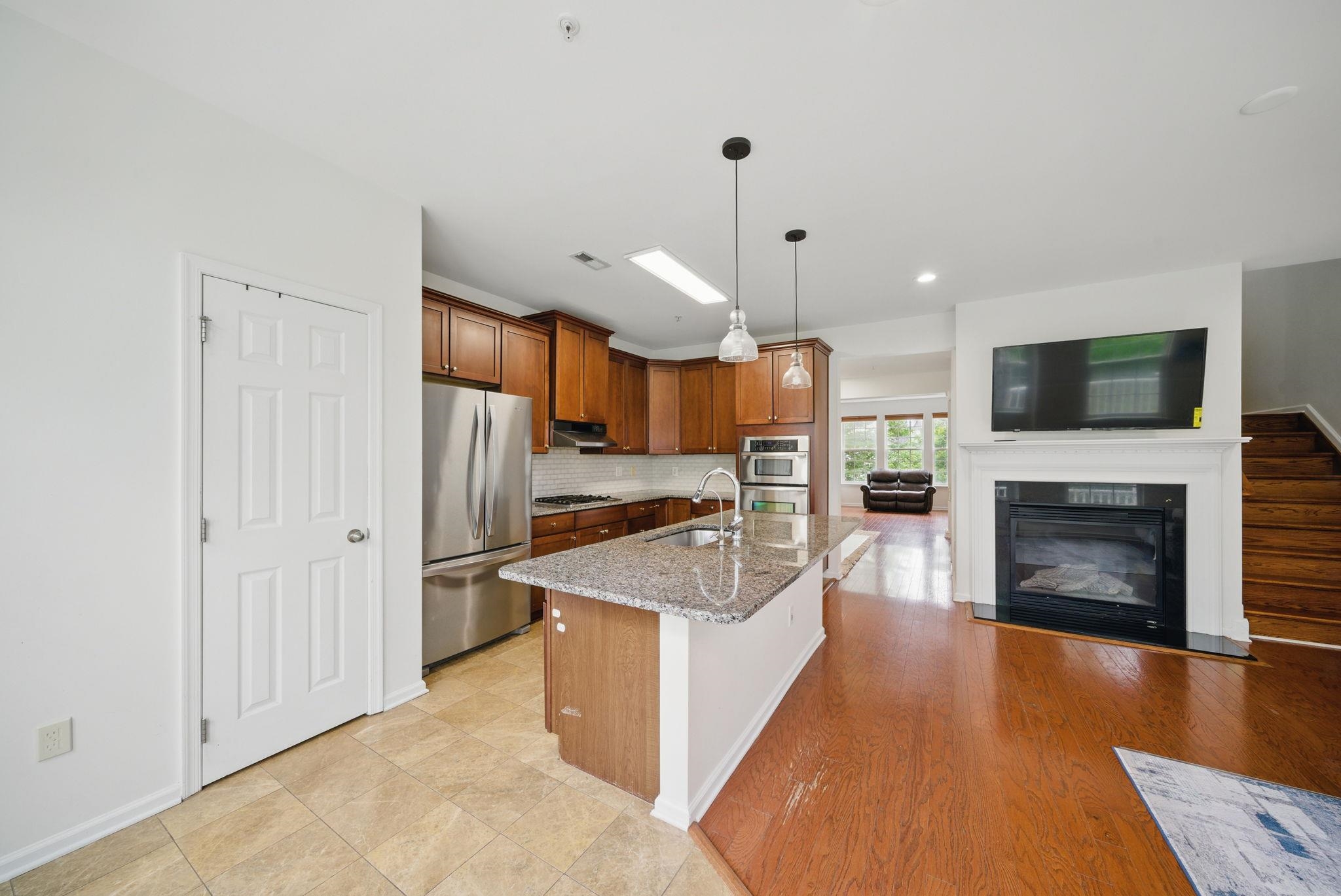 28 Creekside Ct #28, Secaucus, New Jersey image 6