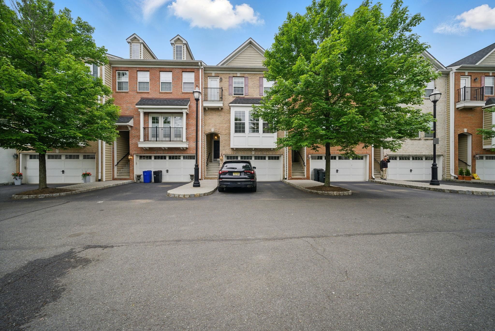 28 Creekside Ct #28, Secaucus, New Jersey image 1