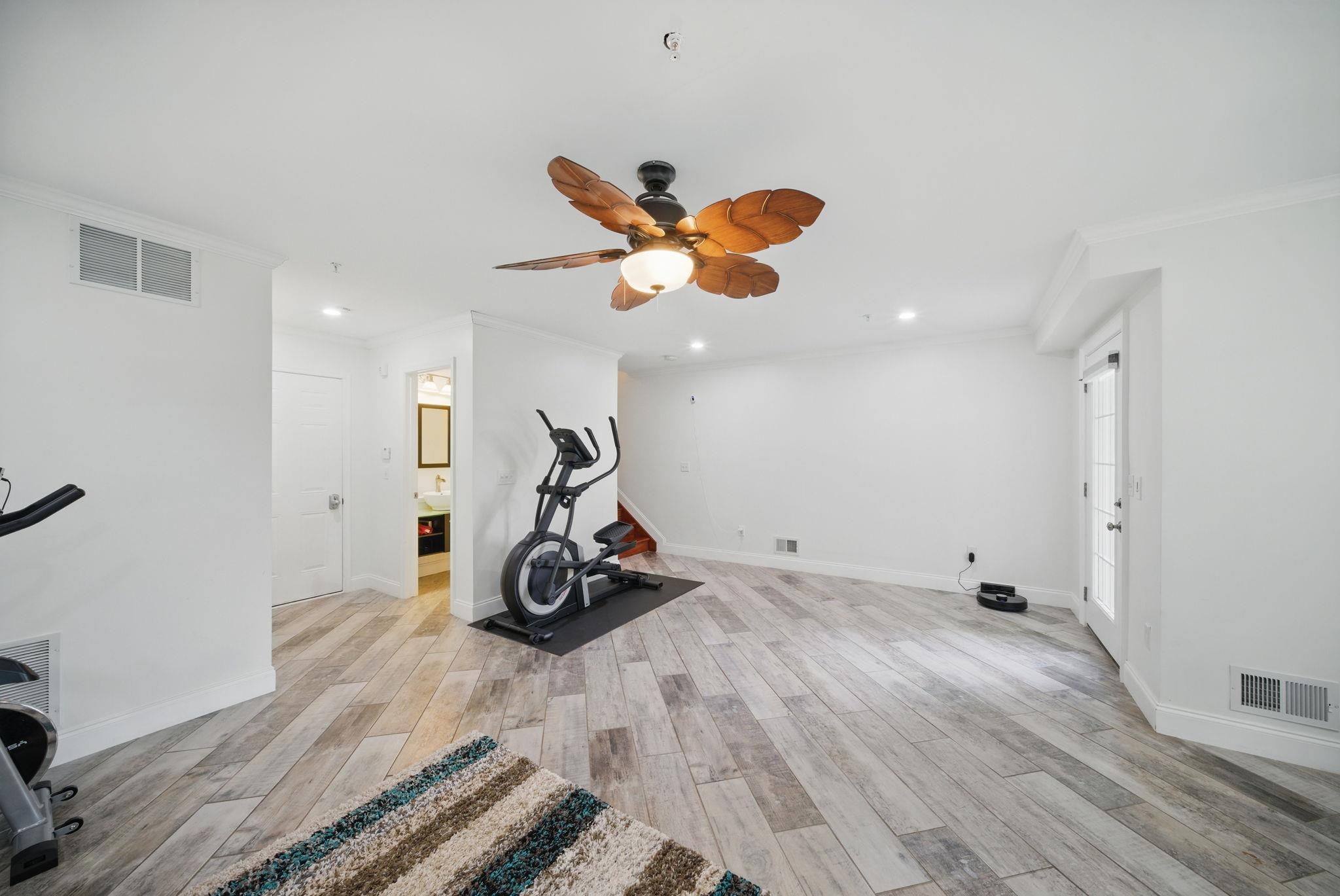 28 Creekside Ct #28, Secaucus, New Jersey image 33
