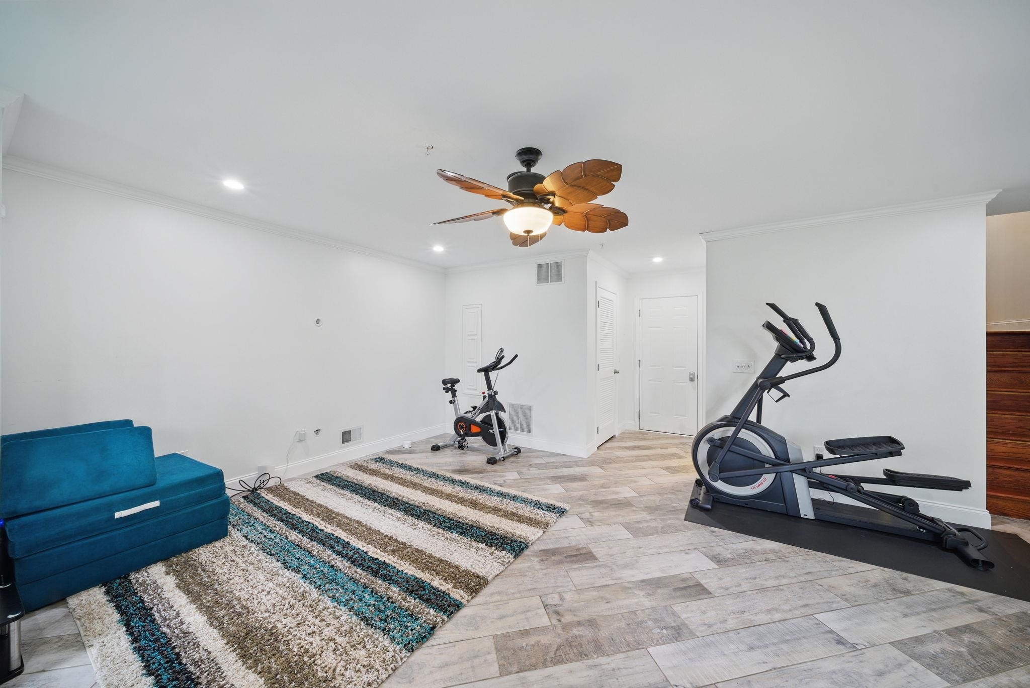 28 Creekside Ct #28, Secaucus, New Jersey image 31