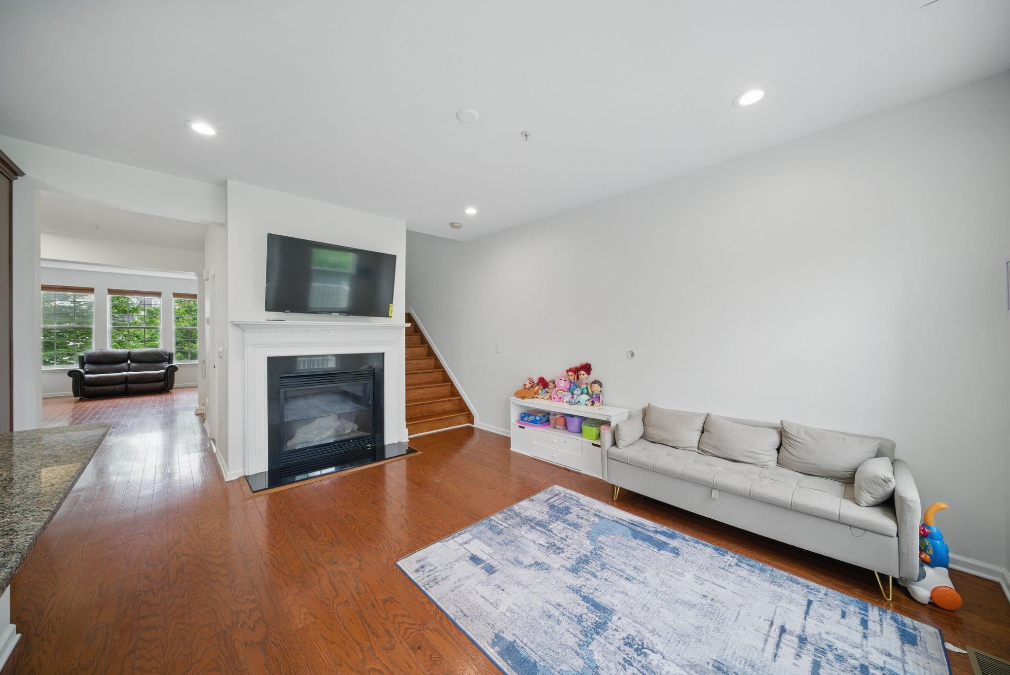 28 Creekside Ct #28, Secaucus, New Jersey image 10