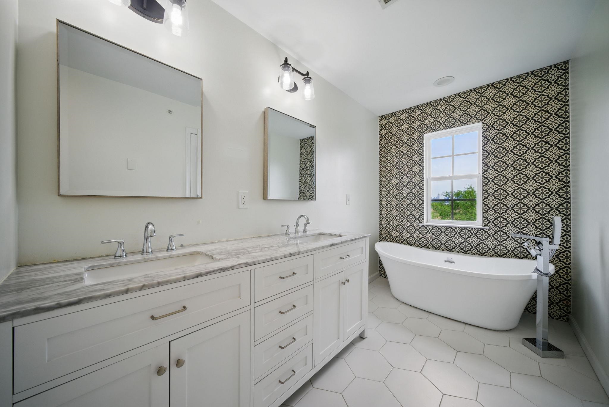 28 Creekside Ct #28, Secaucus, New Jersey image 24
