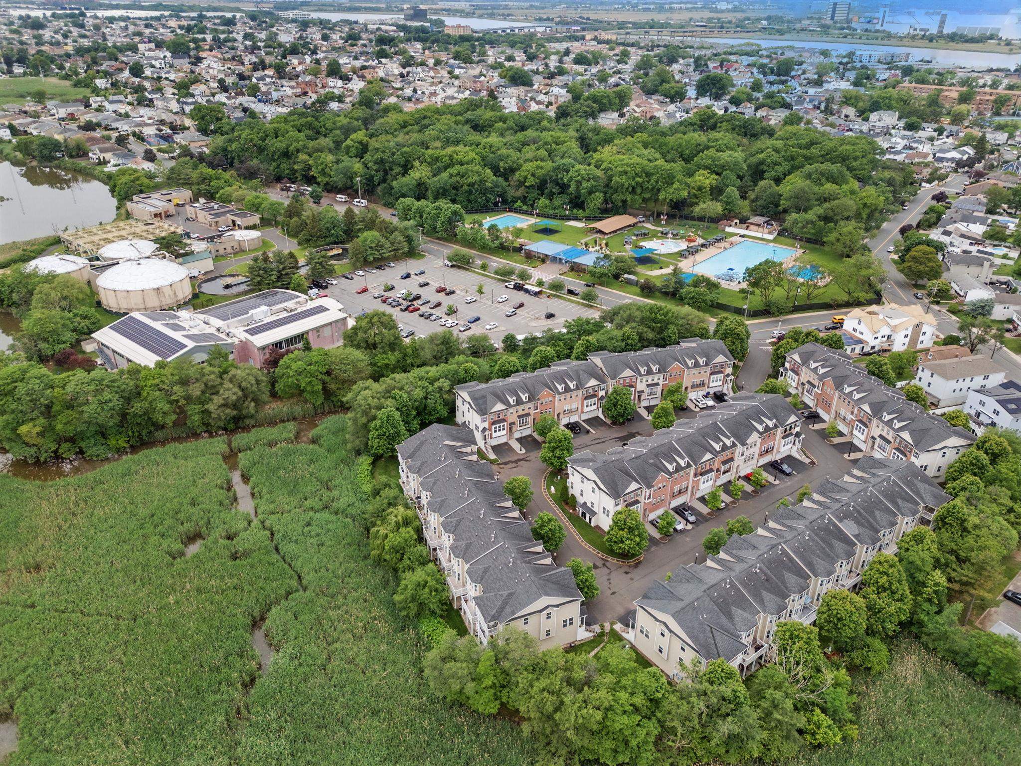 28 Creekside Ct #28, Secaucus, New Jersey image 43