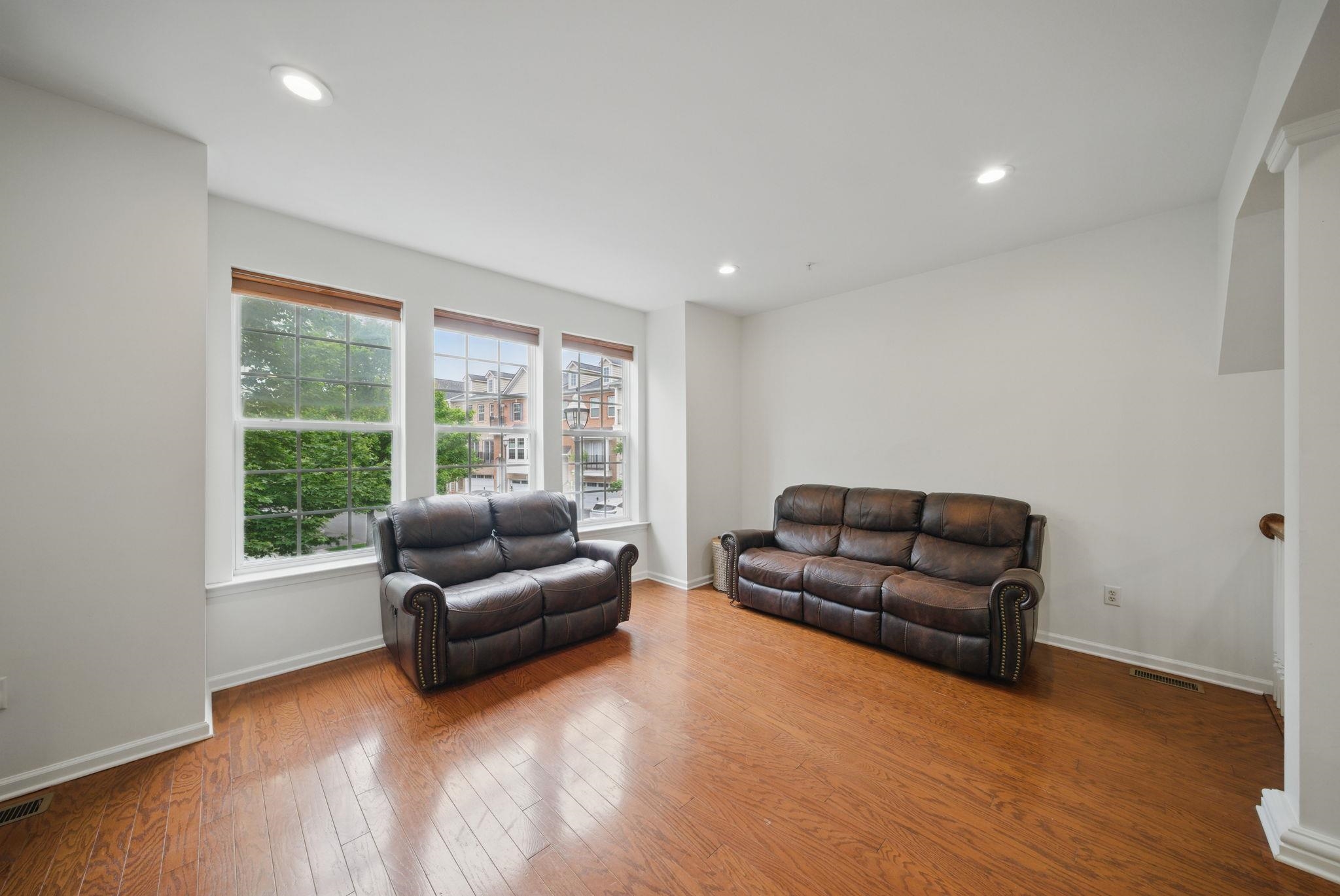 28 Creekside Ct #28, Secaucus, New Jersey image 13