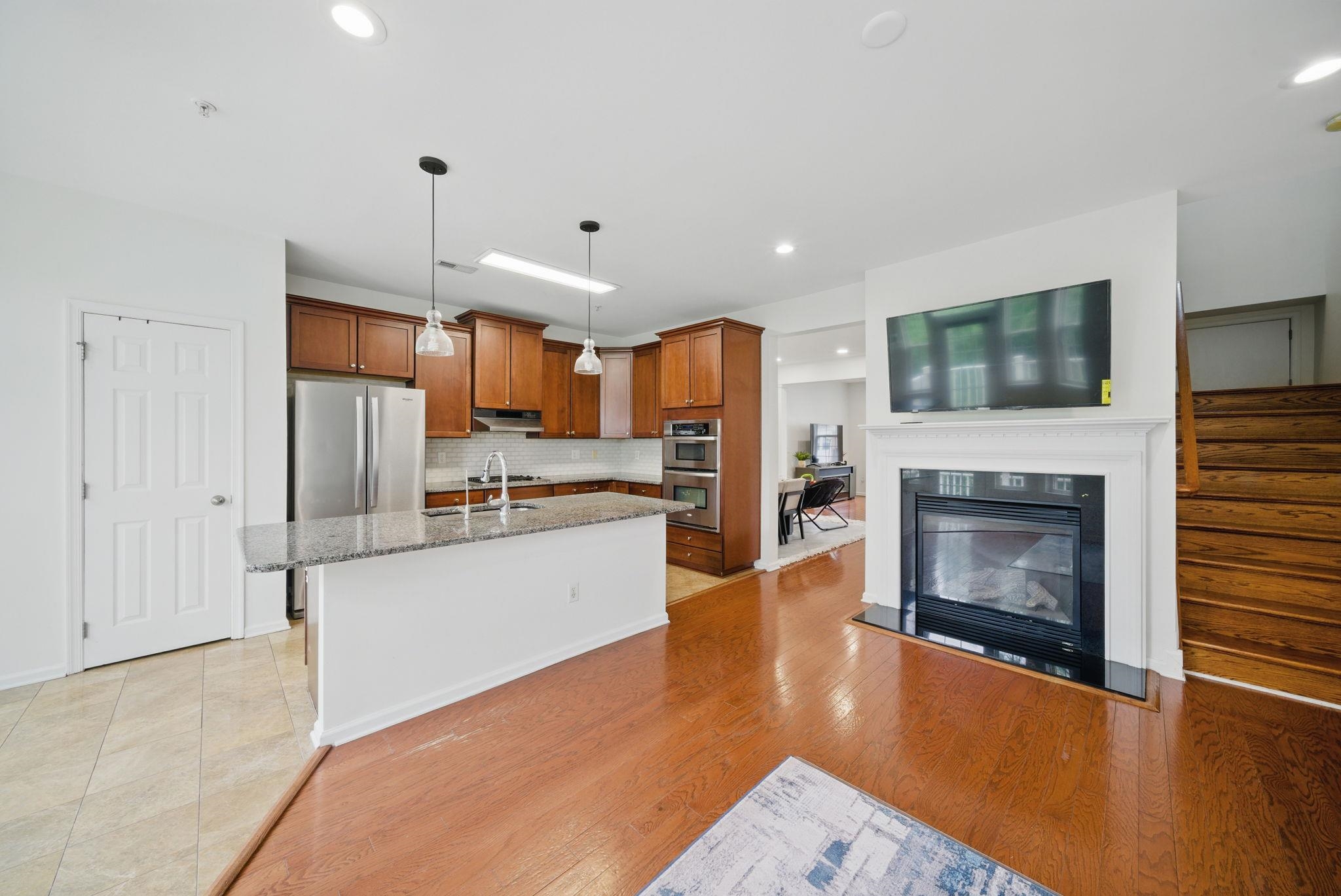 28 Creekside Ct #28, Secaucus, New Jersey image 9