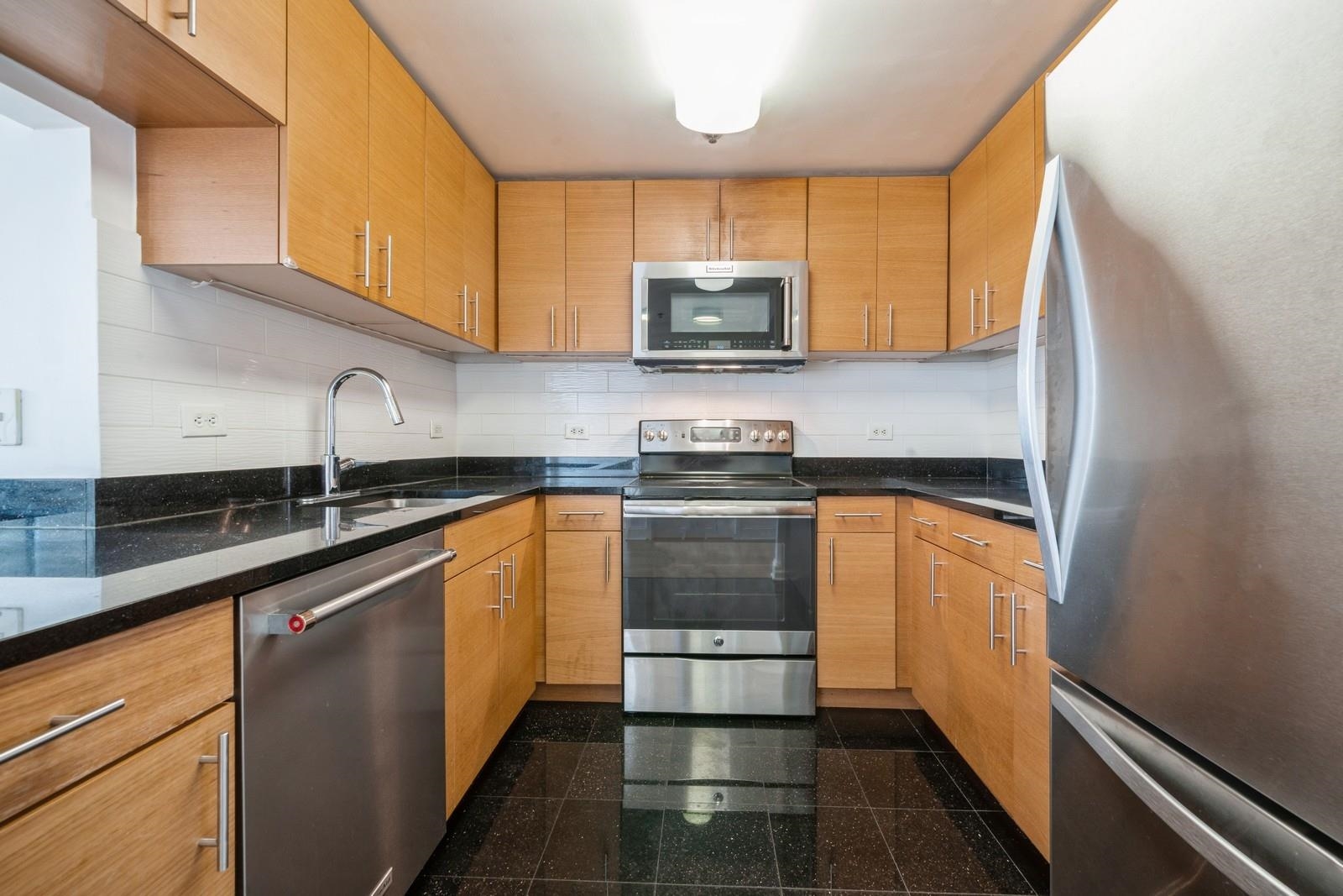 102 Christopher Columbus Dr #501, Jersey City, New Jersey image 7