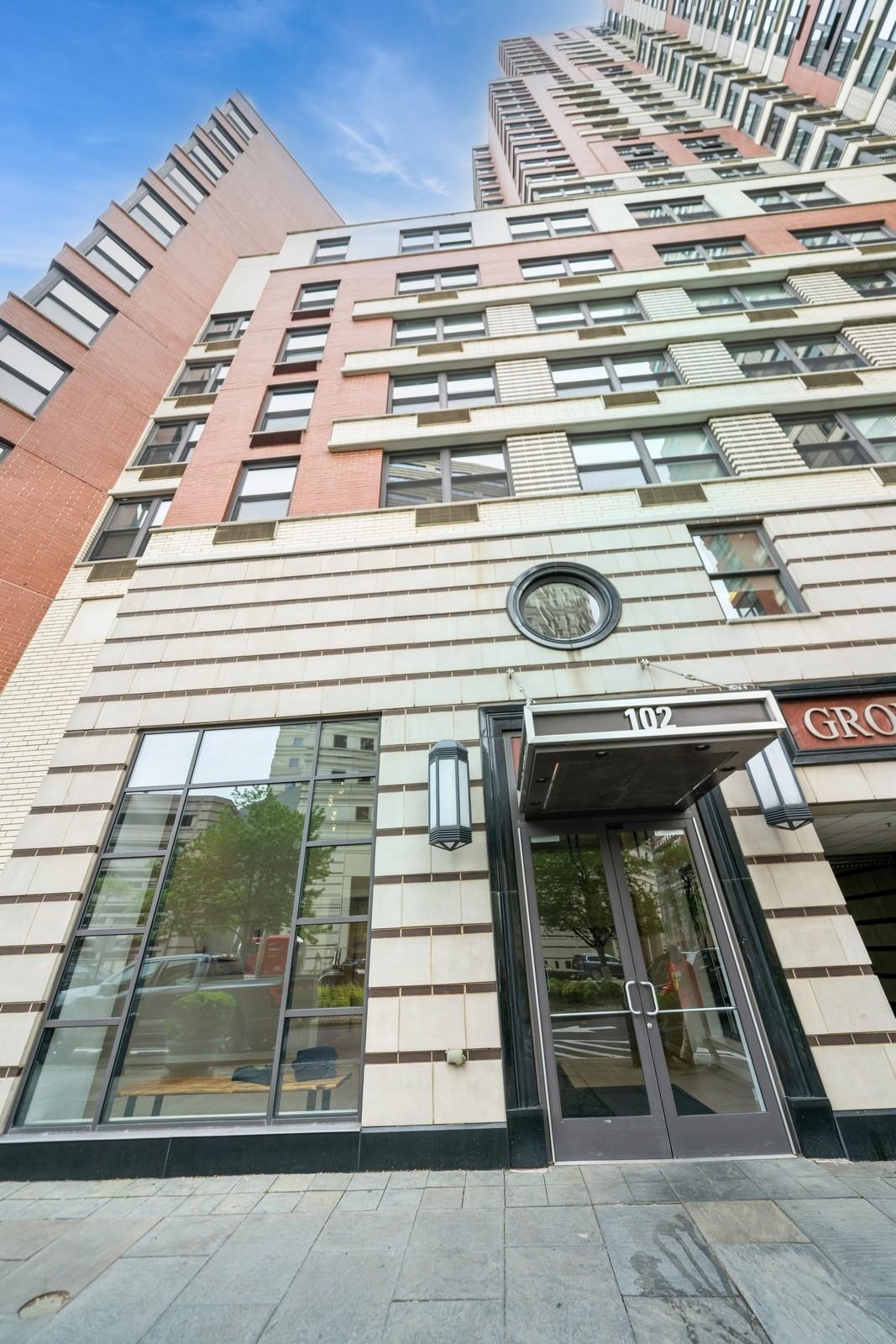 102 Christopher Columbus Dr #501, Jersey City, New Jersey image 2