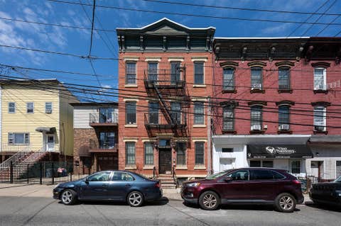 Condo For Sale - 96 Bowers St #2L<br/> Jersey City, NJ 07307