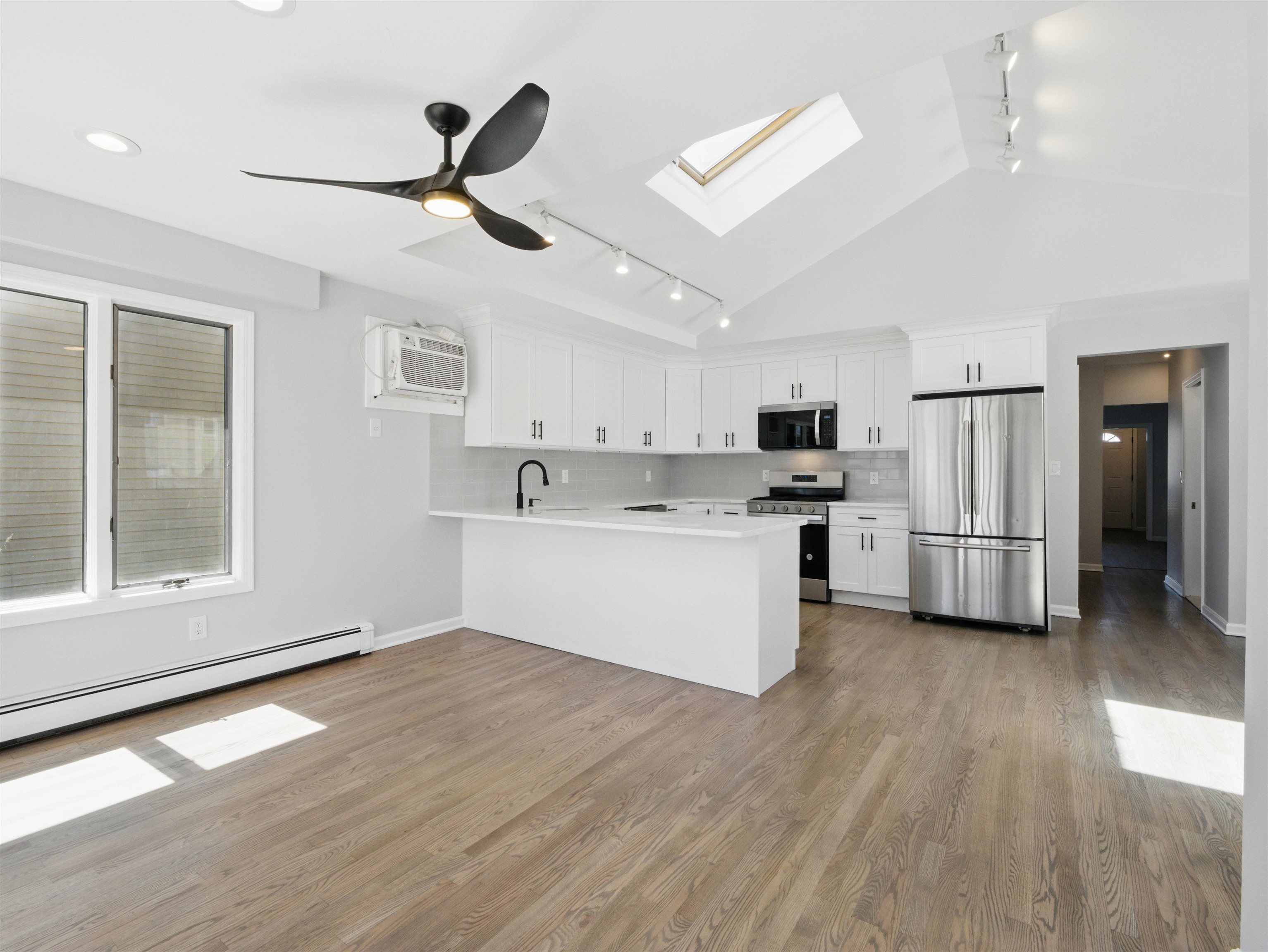 272 Watson Ave, Lyndhurst, New Jersey image 3