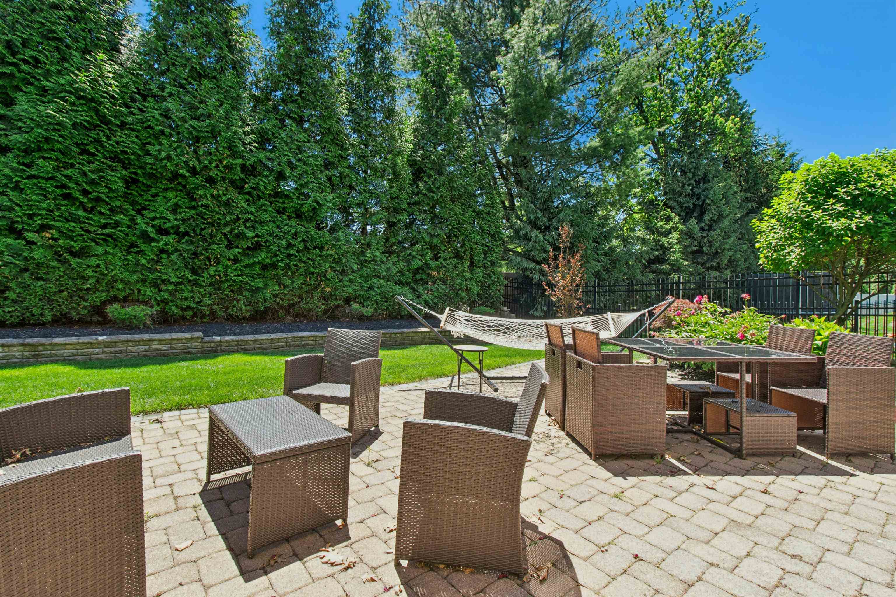 1 HARTMAN CT