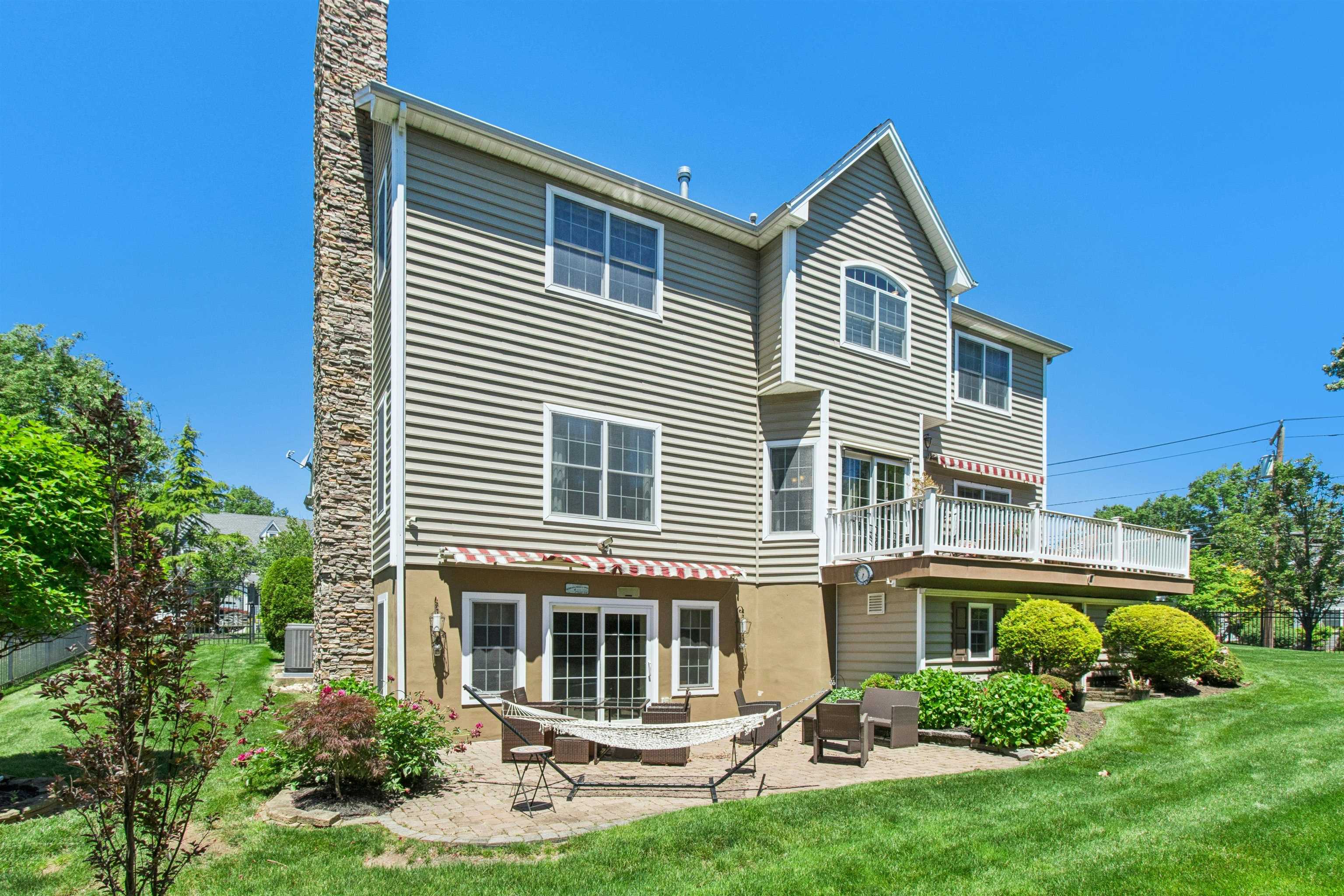 1 HARTMAN CT