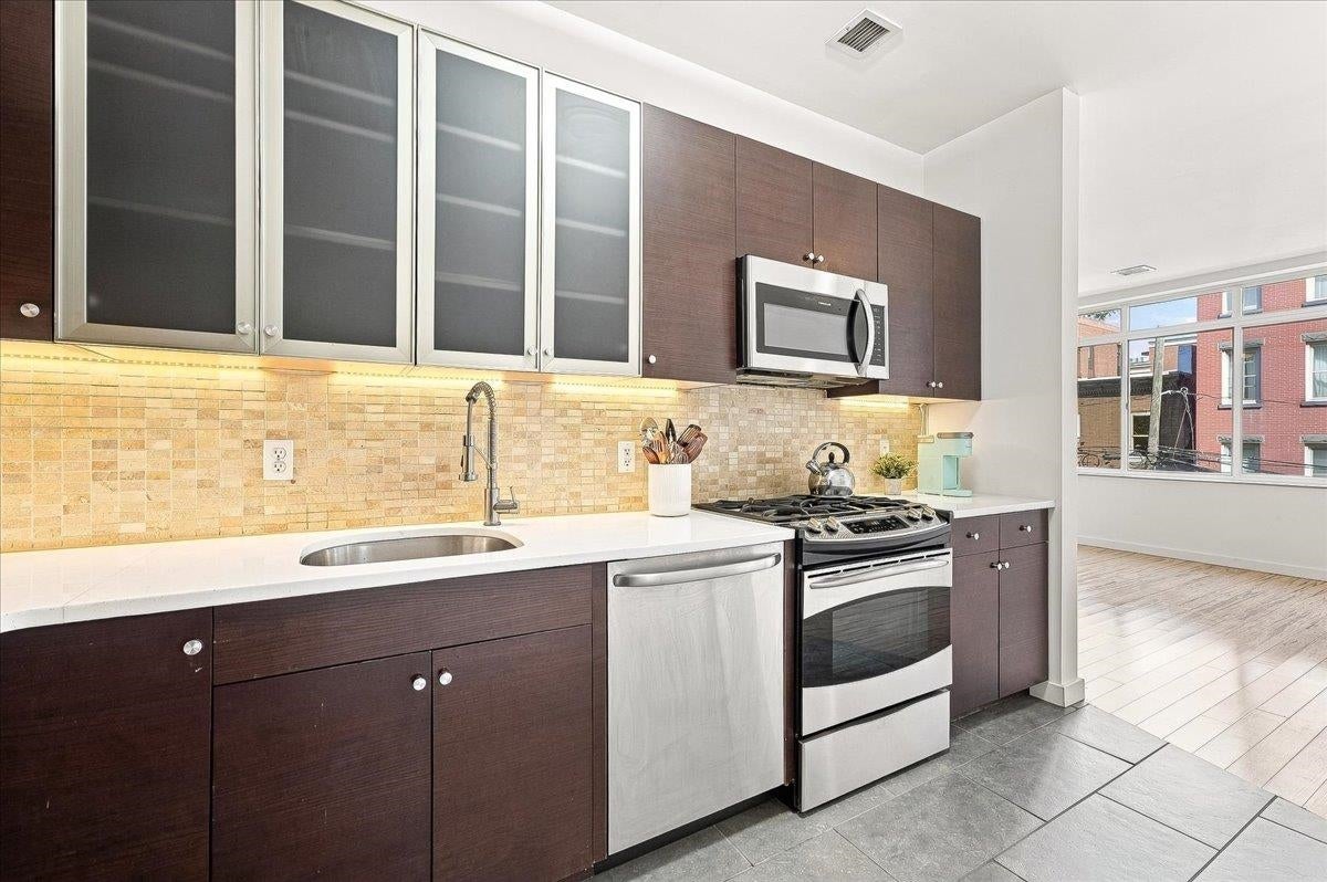 Search Homes 4 25 MCWILLIAMS PL 205