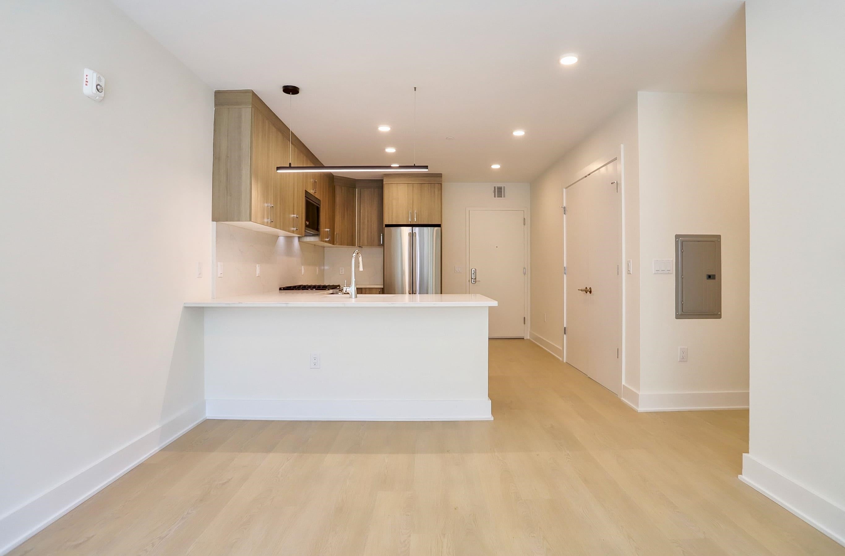 303 MADISON ST 207
