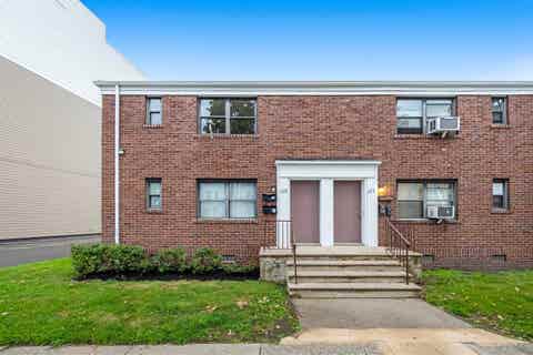 Condo For Sale - 113 West 2nd St #2<br/> Bayonne, NJ 07002
