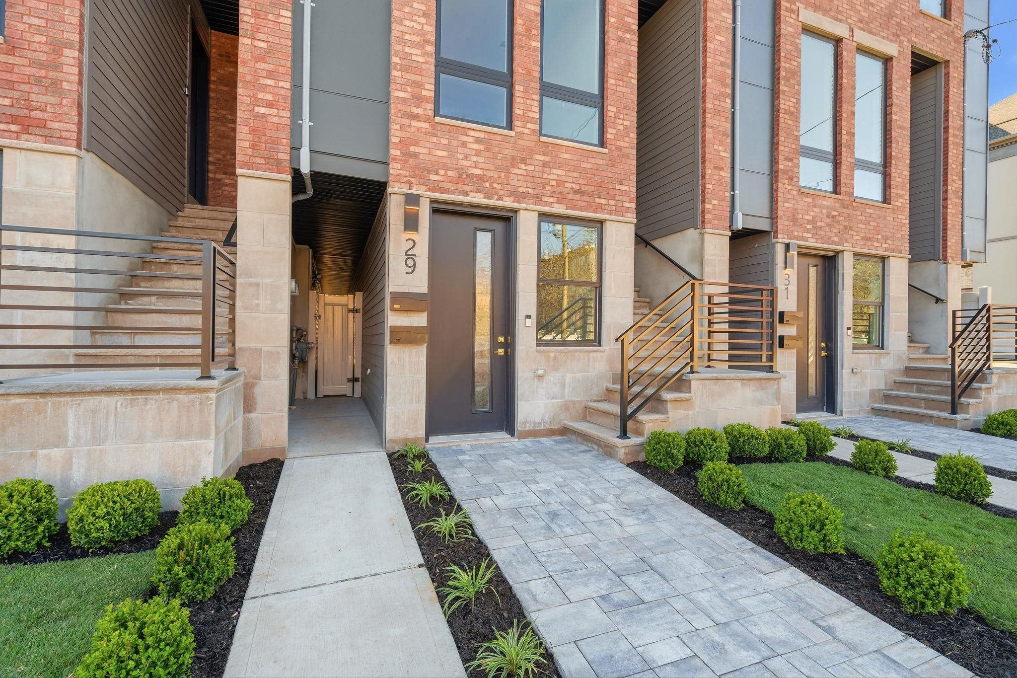 27 CLINTON AVE 1