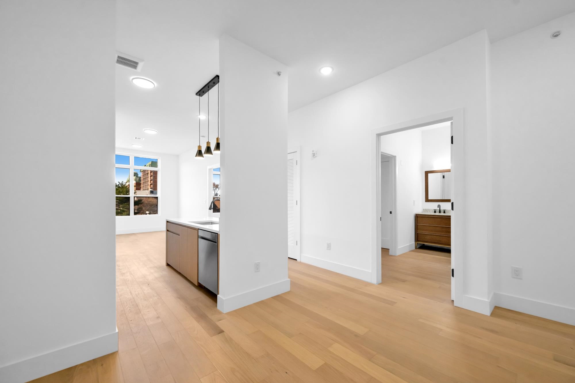 649 38th St #PH05, Union City, New Jersey image 4