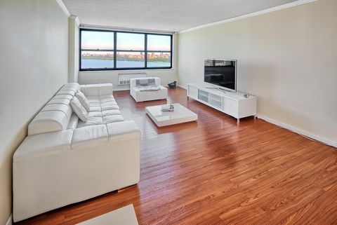 Condo For Sale - 7002 Blvd East #26D<br/> Guttenberg, NJ 07093
