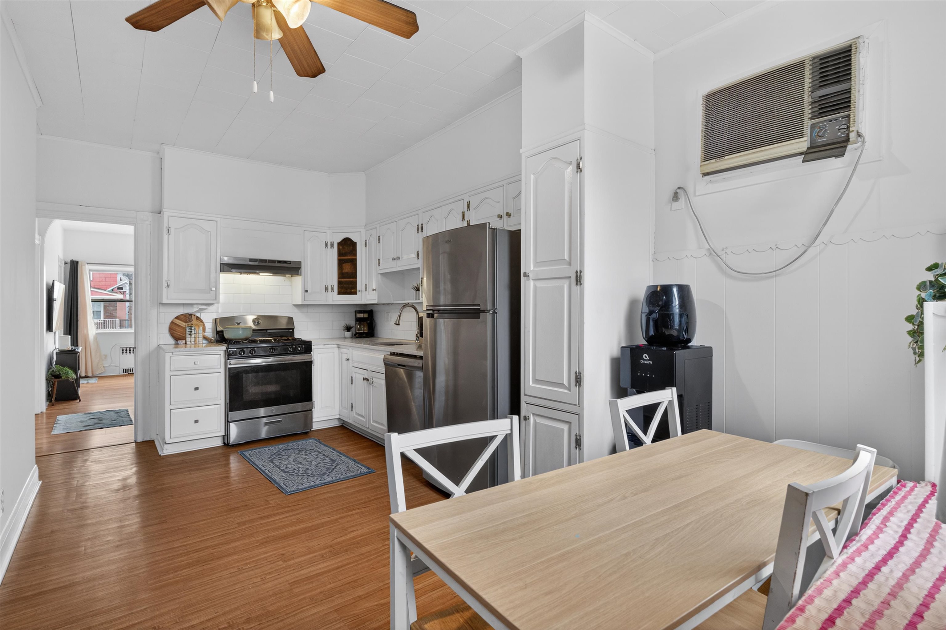 388 CATOR AVE