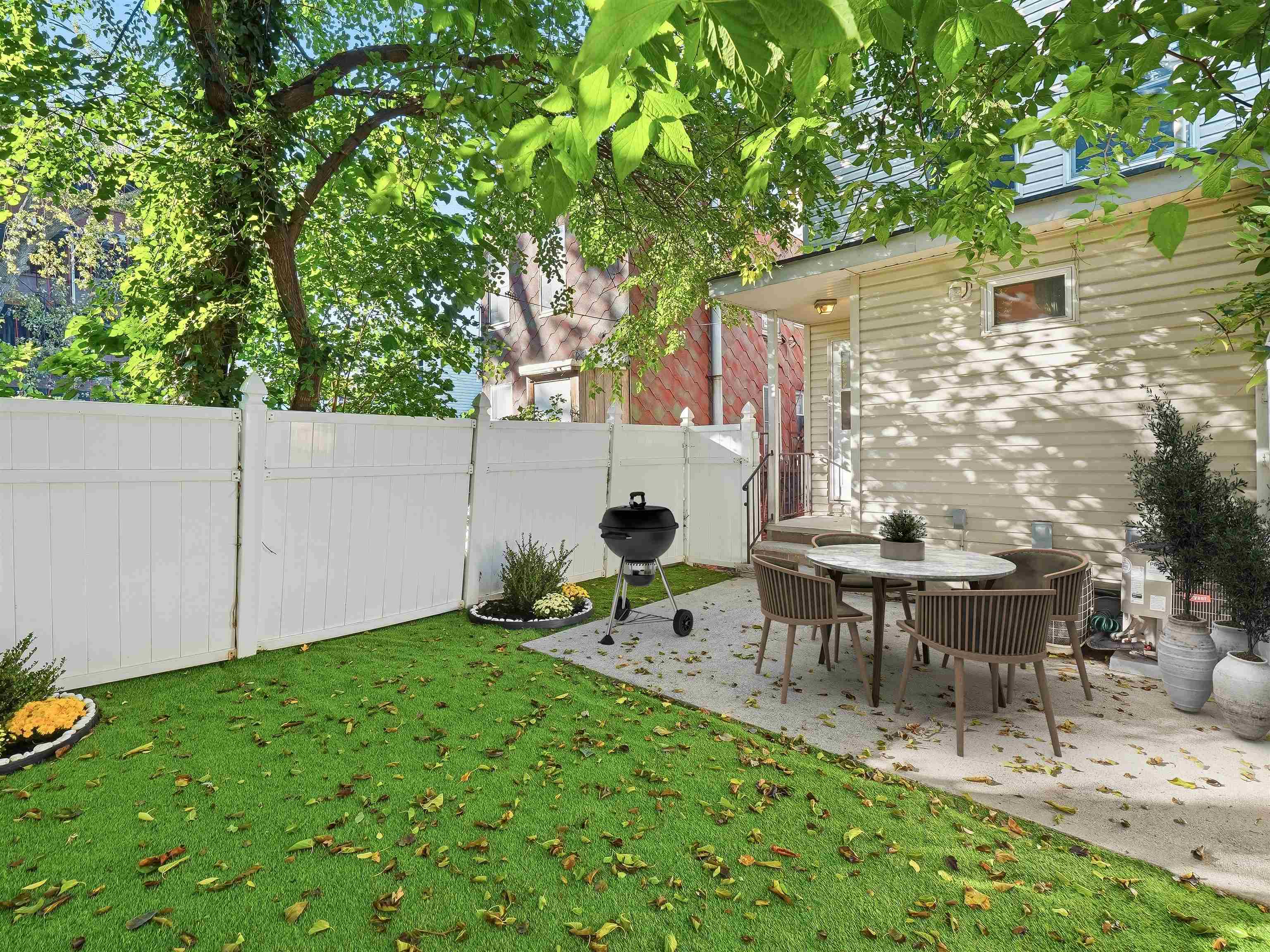 277 3RD ST 2