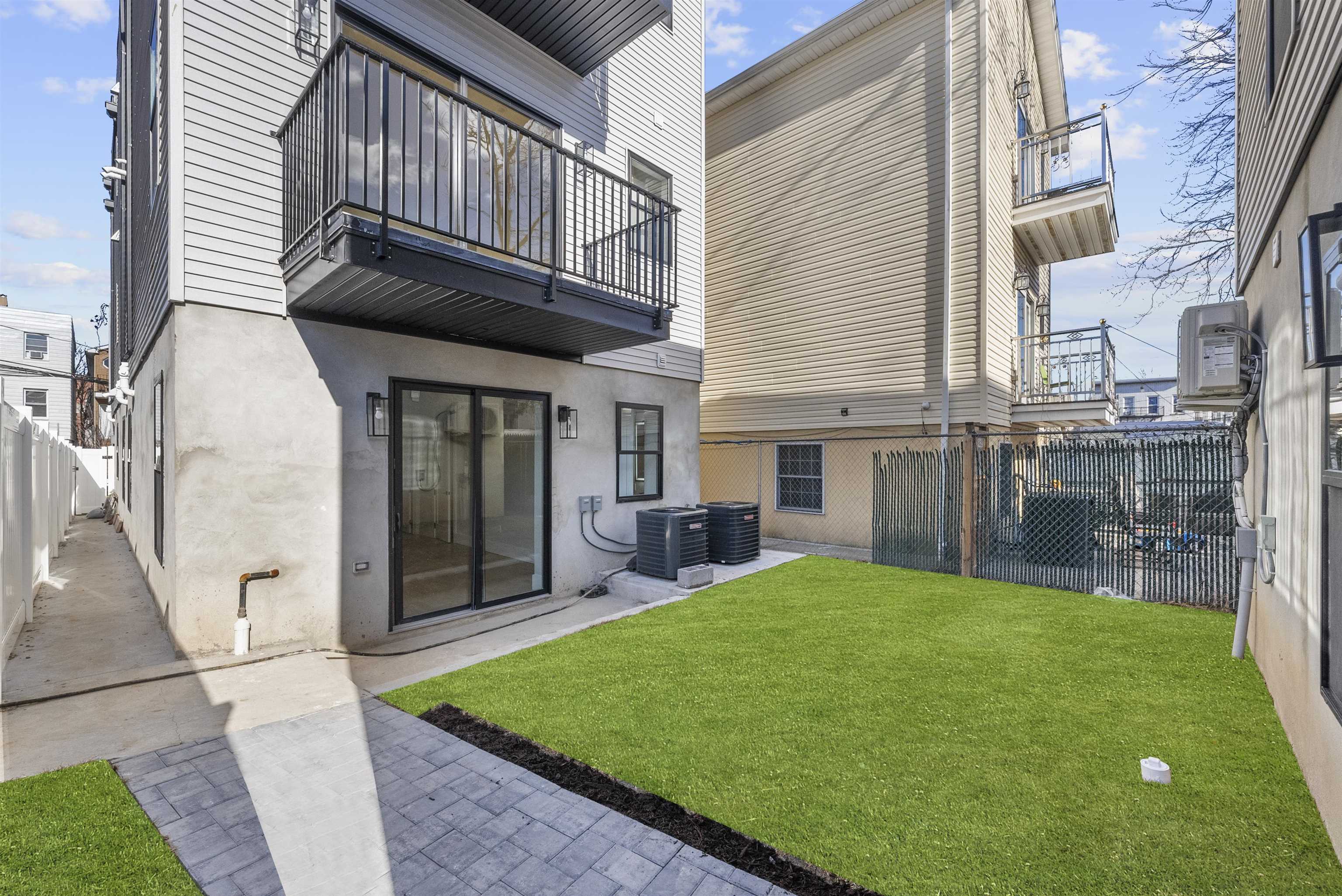 13 Manhattan Ave #1, Jersey City, New Jersey image 21