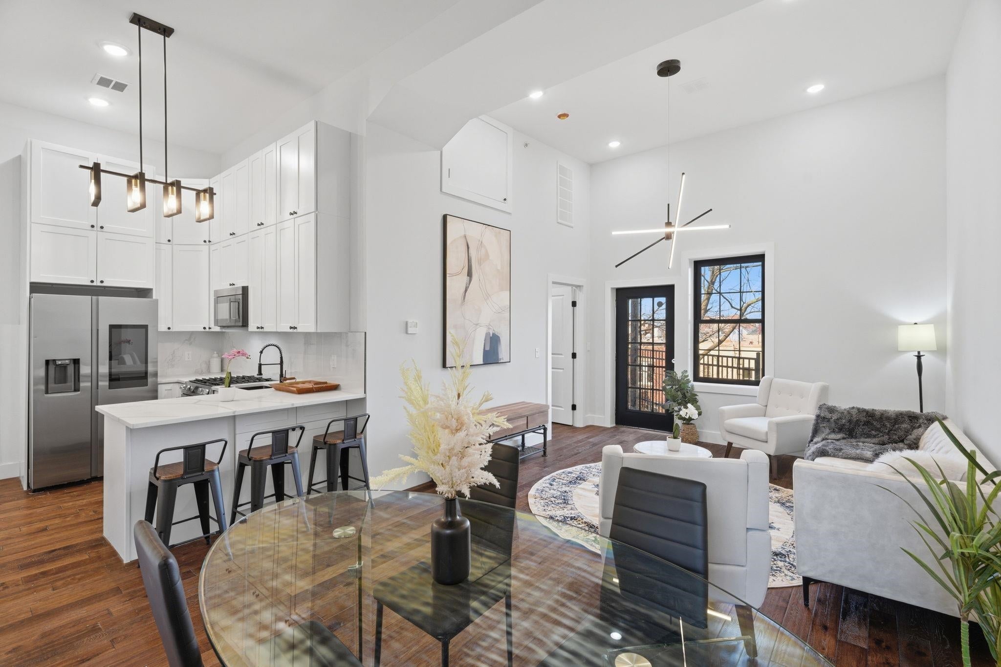 104 GLENWOOD AVE 100