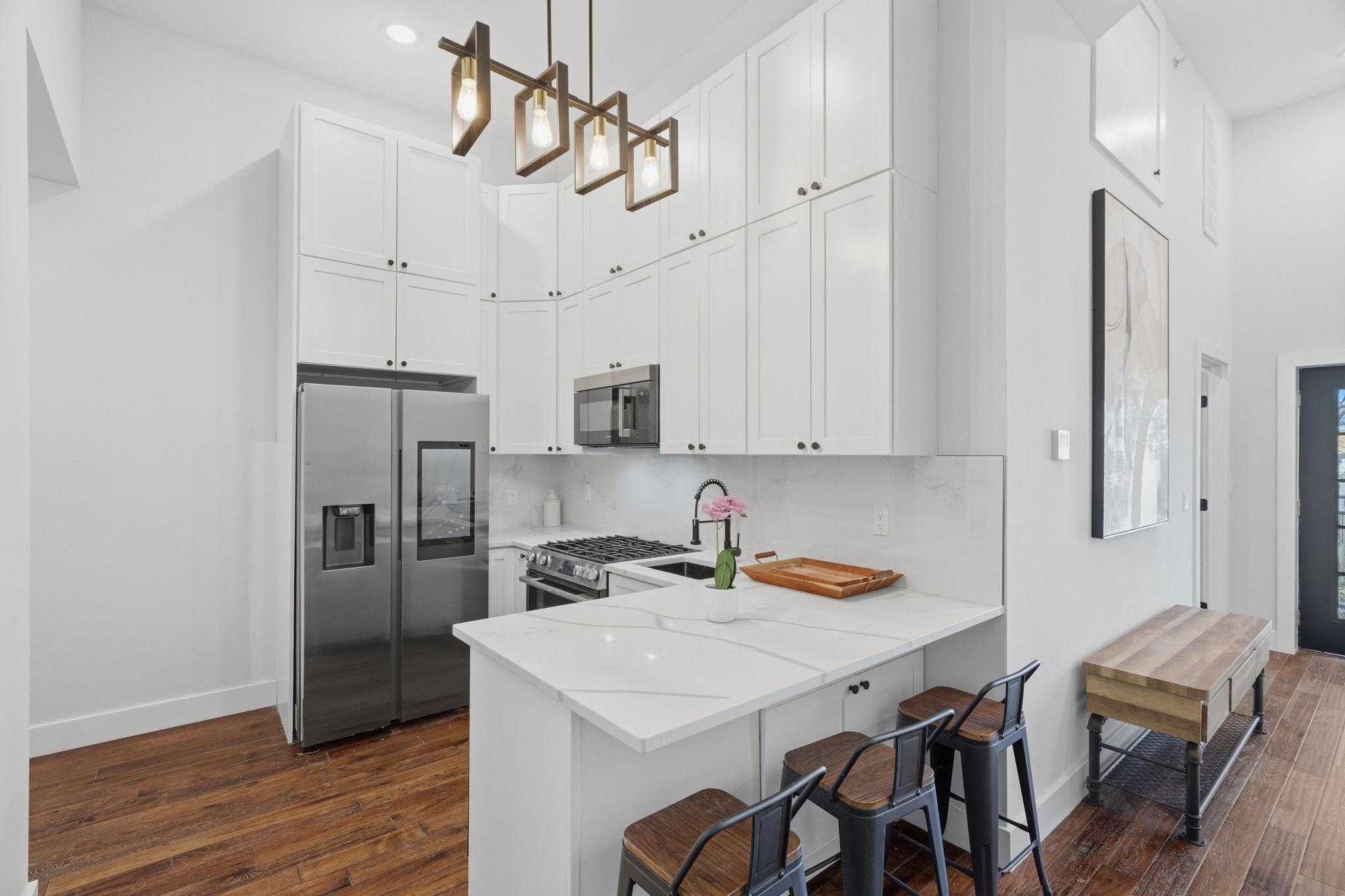 104 GLENWOOD AVE 100