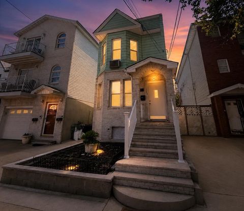 Multifamily For Sale - 16 Miller St<br/> Jersey City, NJ 07304