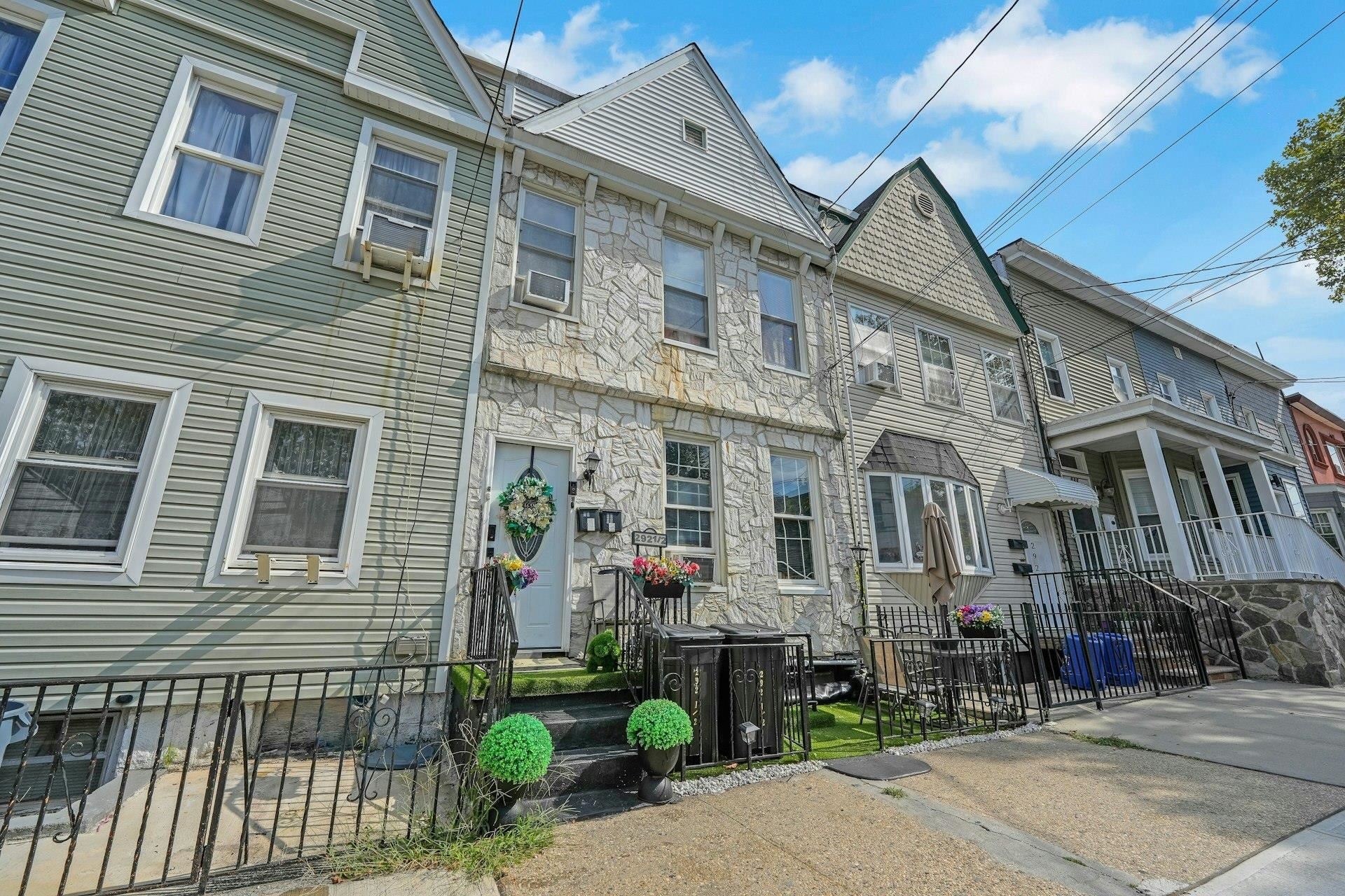 292A VIRGINIA AVE