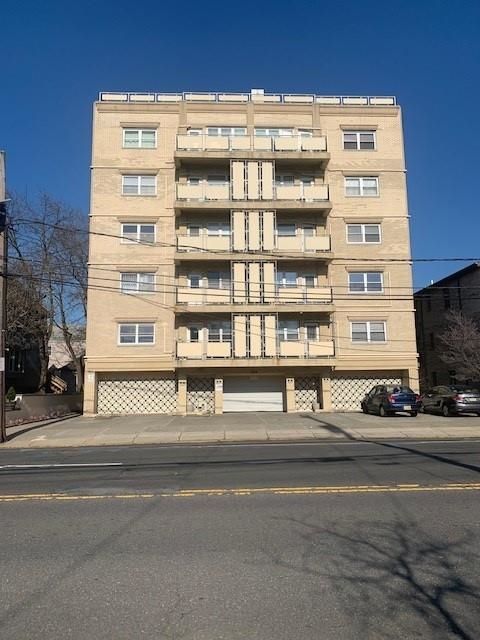 795 Avenue C Unit 2C, Bayonne, NJ 07002 - MLS#: 240004567