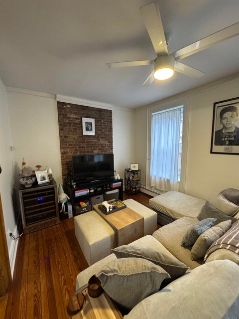Condo For Rent - 712 Willow Ave #4B<br/> Hudson County, Hoboken, NJ 07030