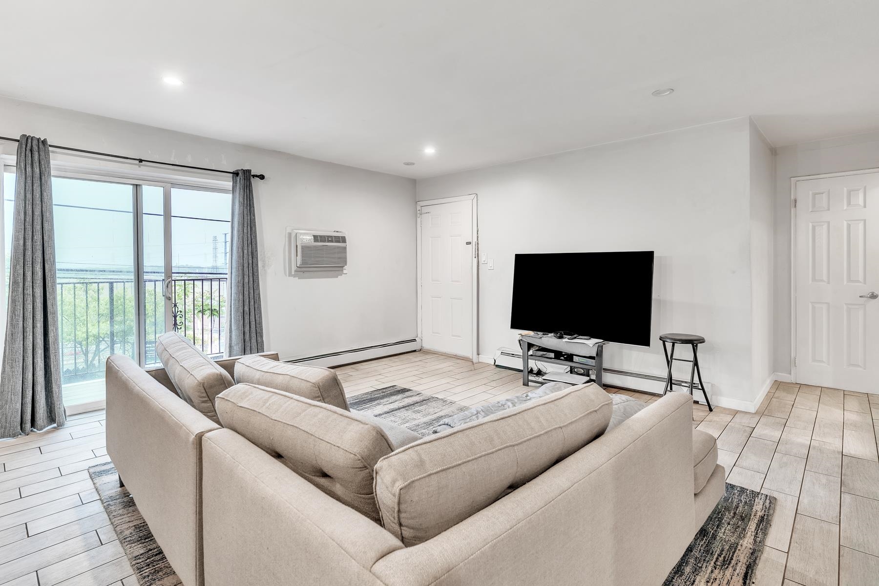 2200 Paterson Plank Rd #23, North Bergen, New Jersey image 8