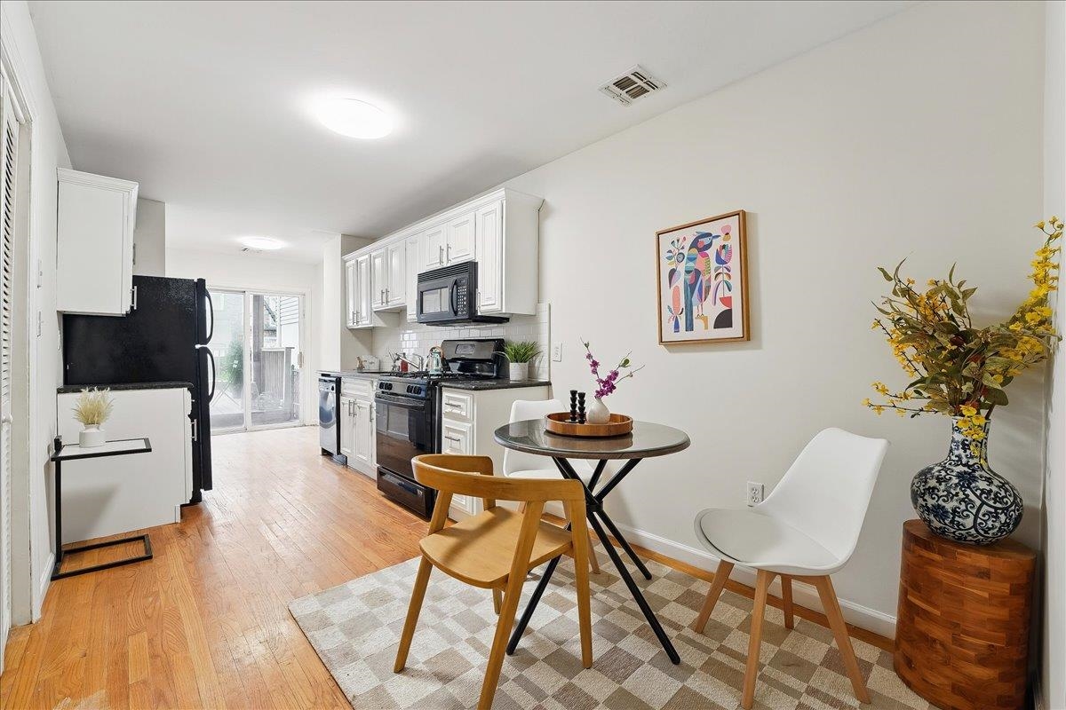 216 Sherman Ave #1R, Jersey City, New Jersey image 2