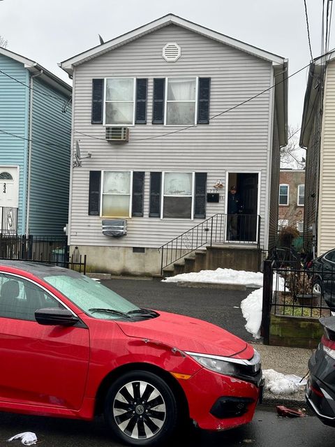Multifamily For Sale - 232 Halladay St<br/> Jersey City, NJ 07304