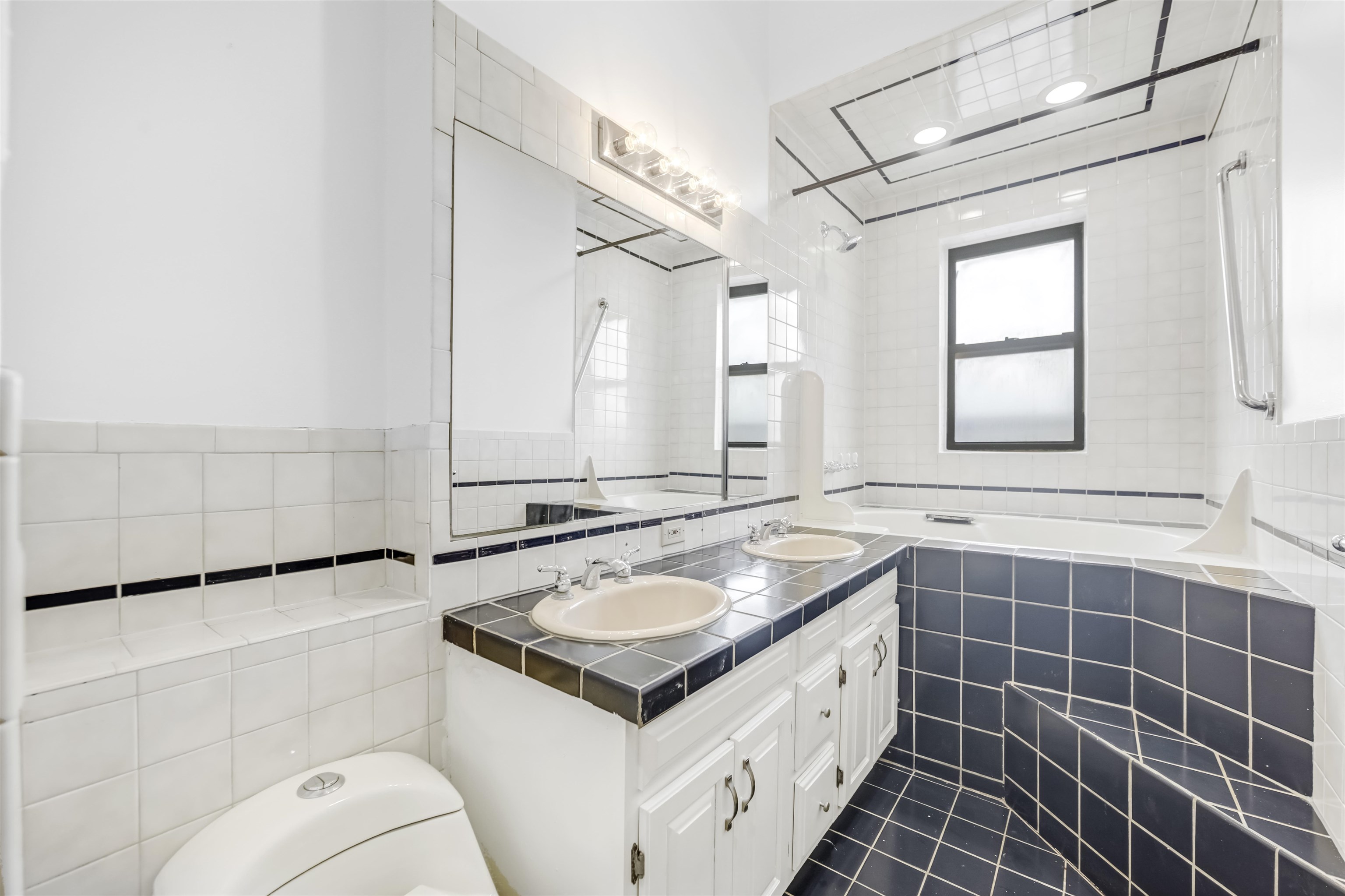 301 79th St #E4, North Bergen, New Jersey image 6