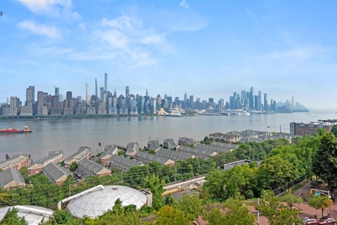 Condo For Rent - 6515 Blvd East #7H<br/> Hudson County, West New York, NJ 07093