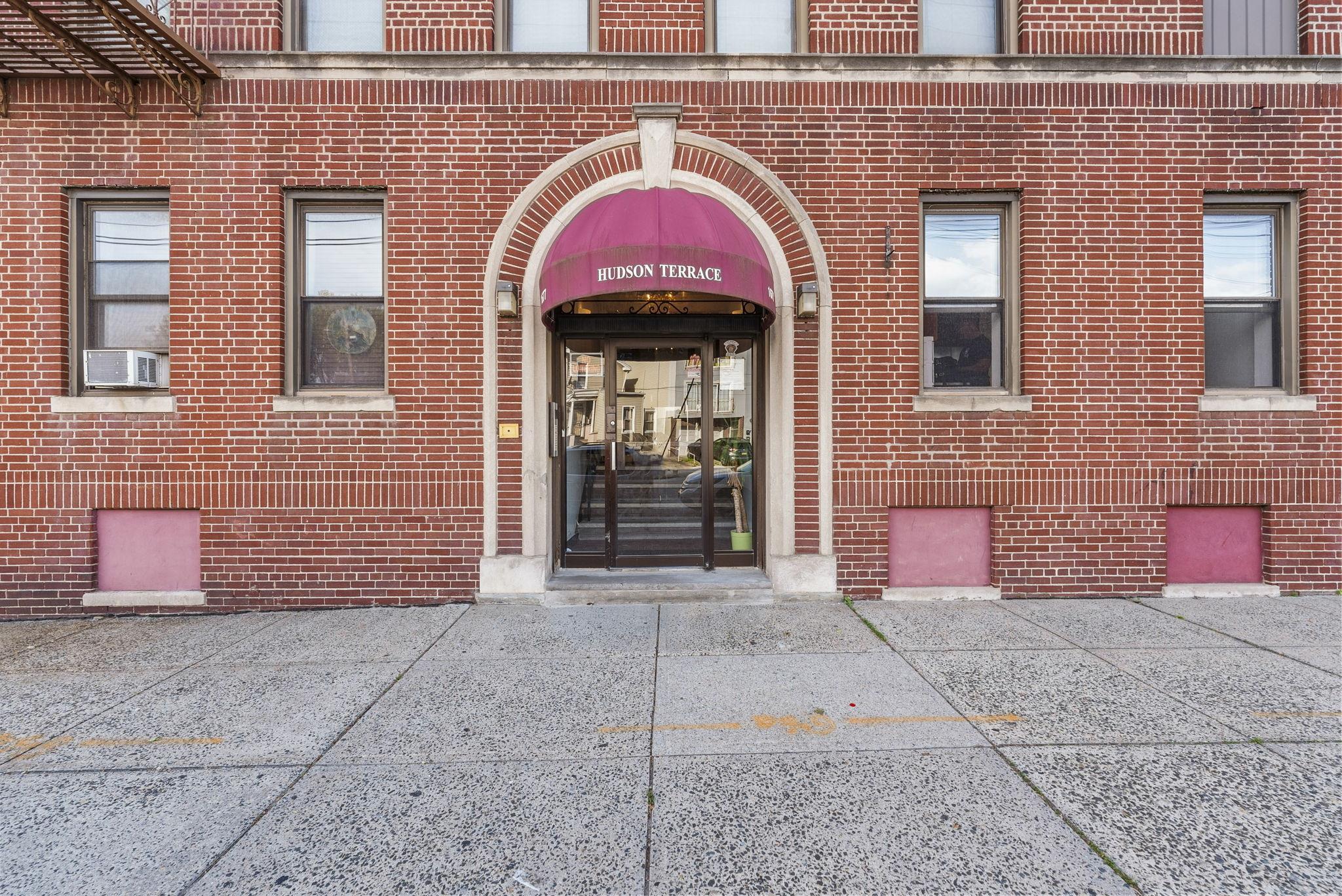 1677 Kennedy Blvd #13, Jersey City, New Jersey image 2