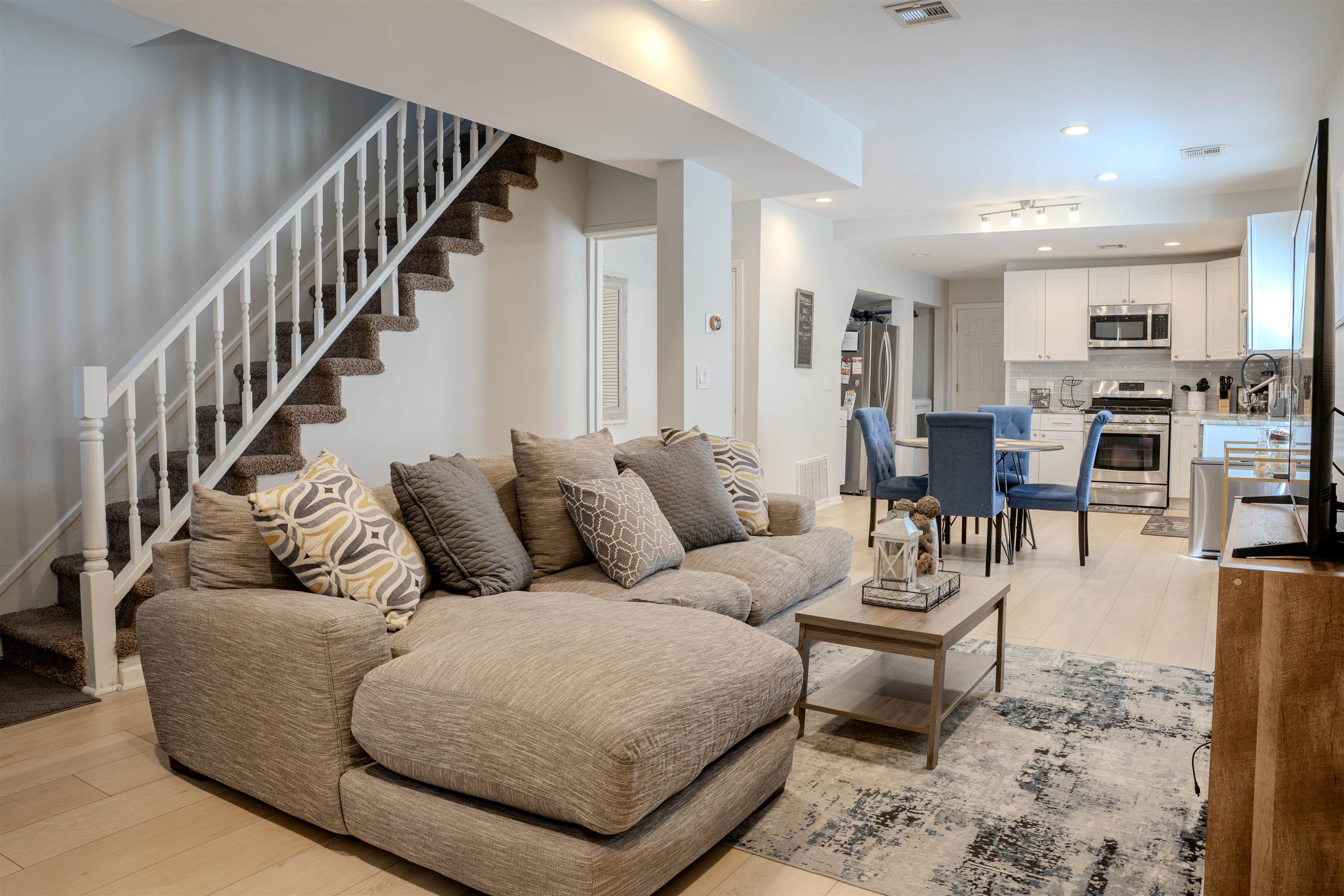 17 West 24th St, Bayonne, New Jersey image 2