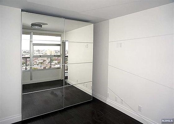 6050 Blvd East #22D, West New York, New Jersey image 6