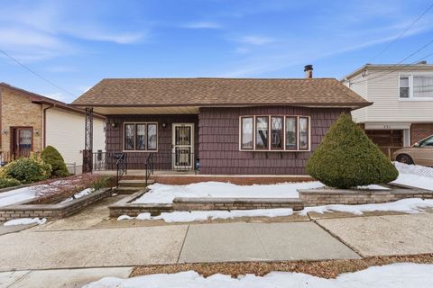 Homes For Sale - 229 Centre Ave<br/> Secaucus, NJ 07094