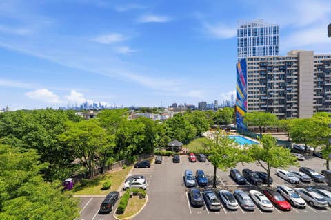 Condo For Sale - 201 St Pauls Ave #6C<br/> Jersey City, NJ 07306