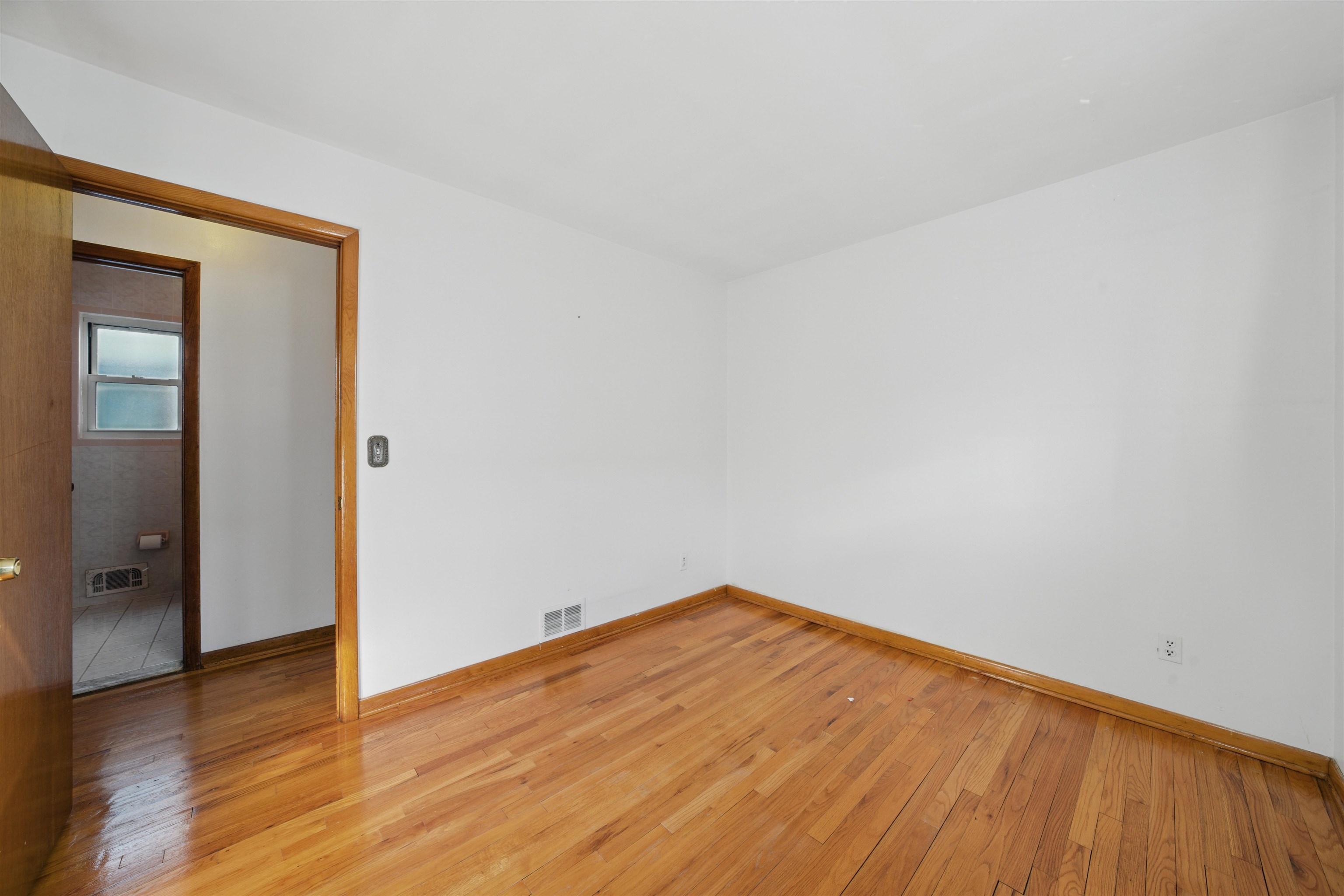 1460 37th St, North Bergen, New Jersey image 31