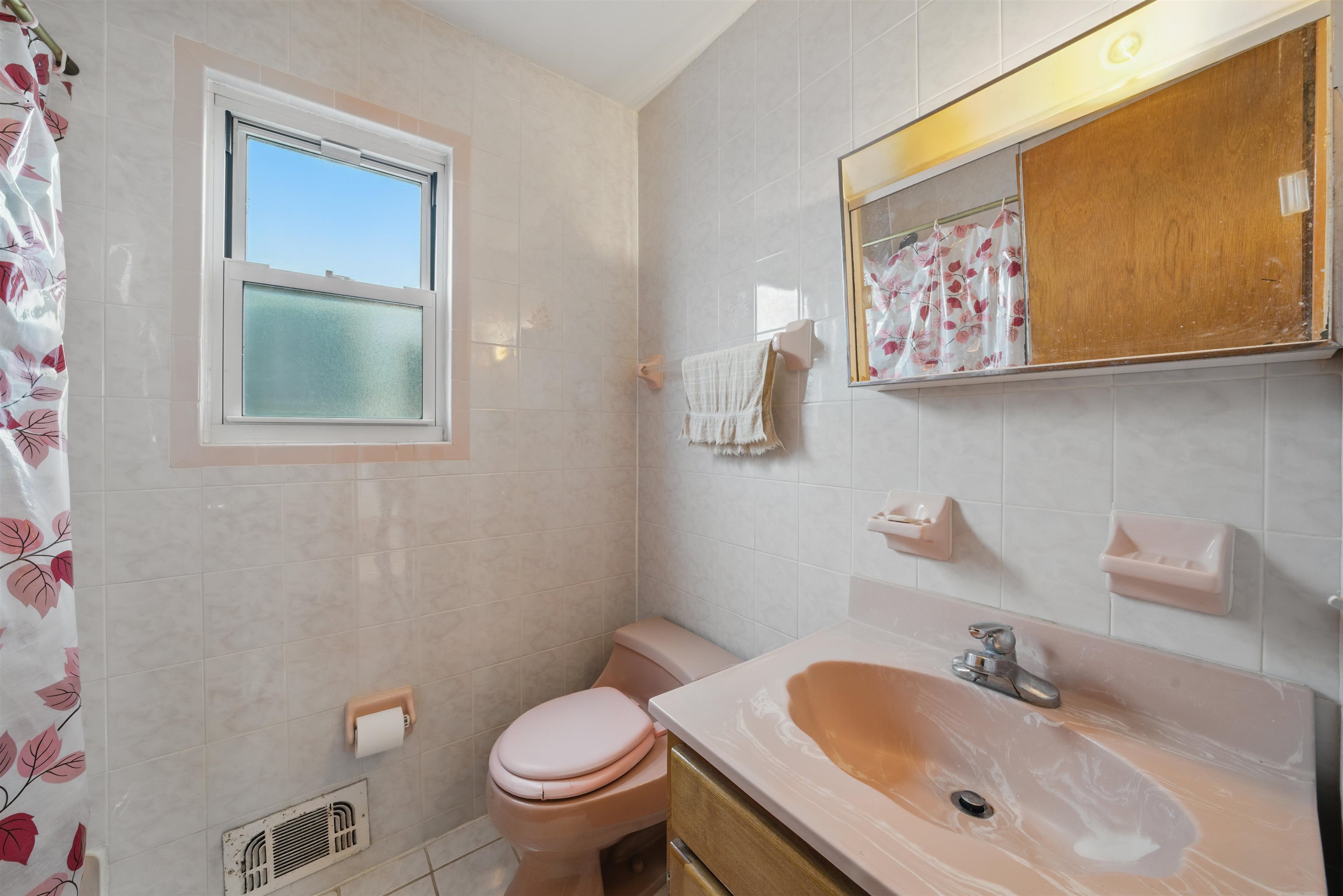 1460 37th St, North Bergen, New Jersey image 29