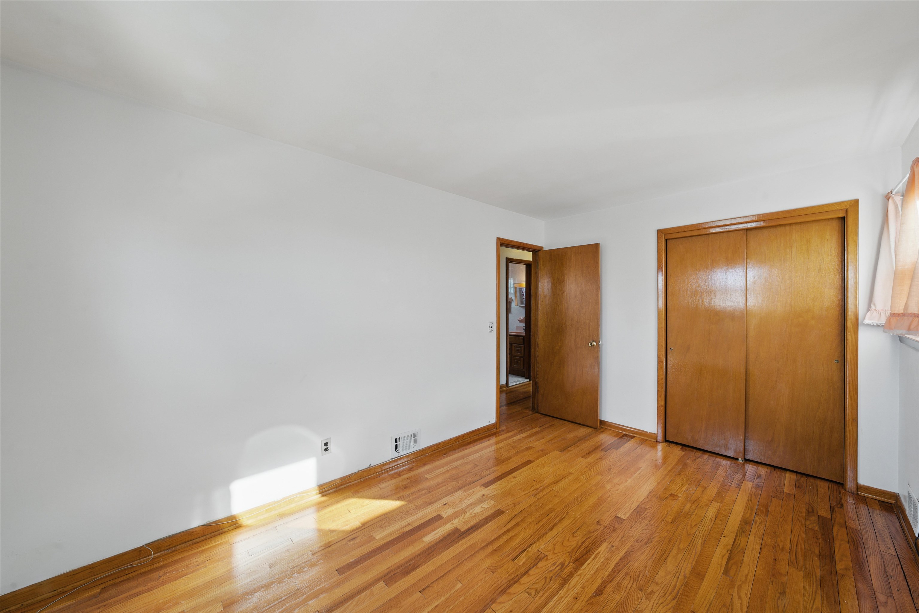 1460 37th St, North Bergen, New Jersey image 23