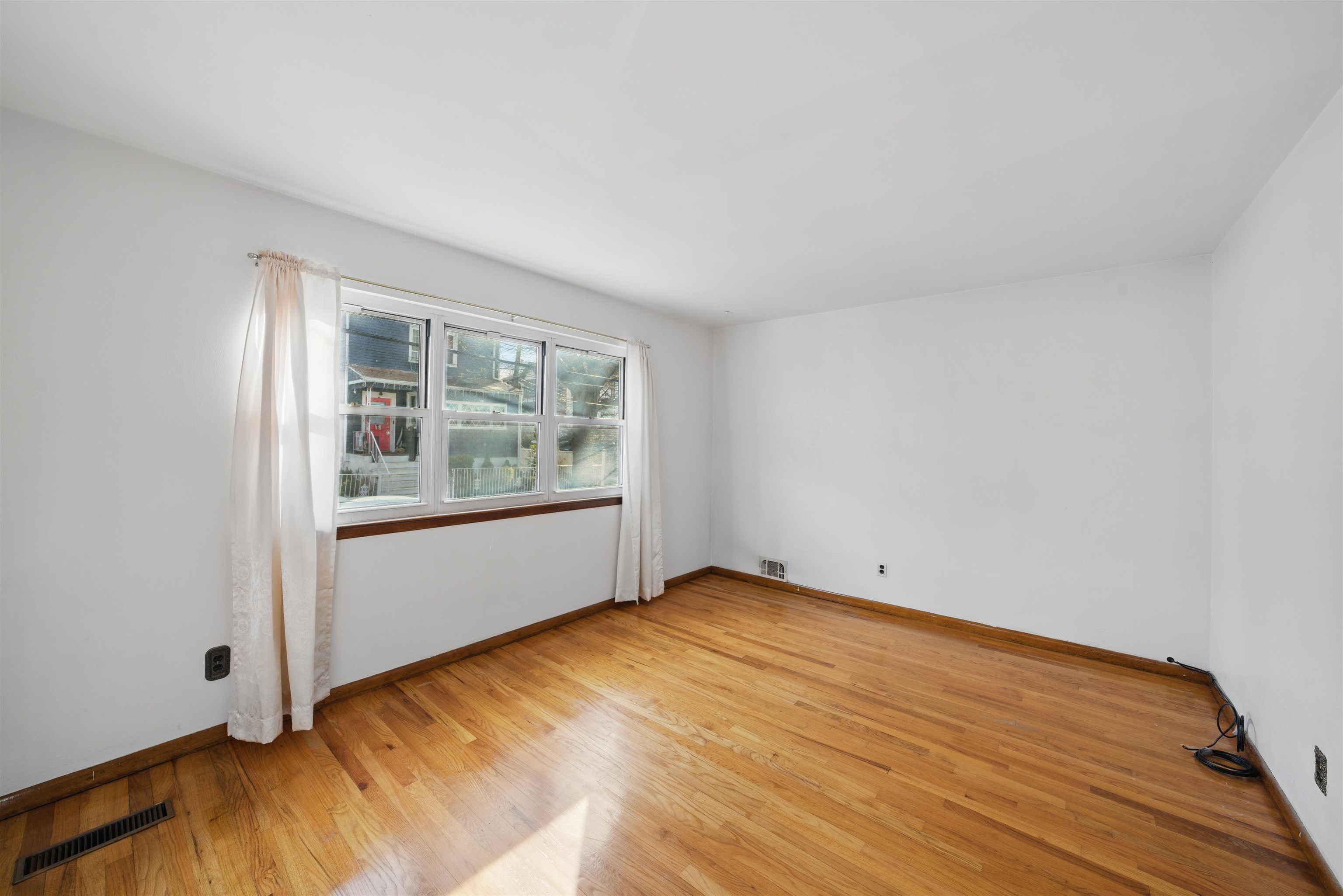 1460 37th St, North Bergen, New Jersey image 9