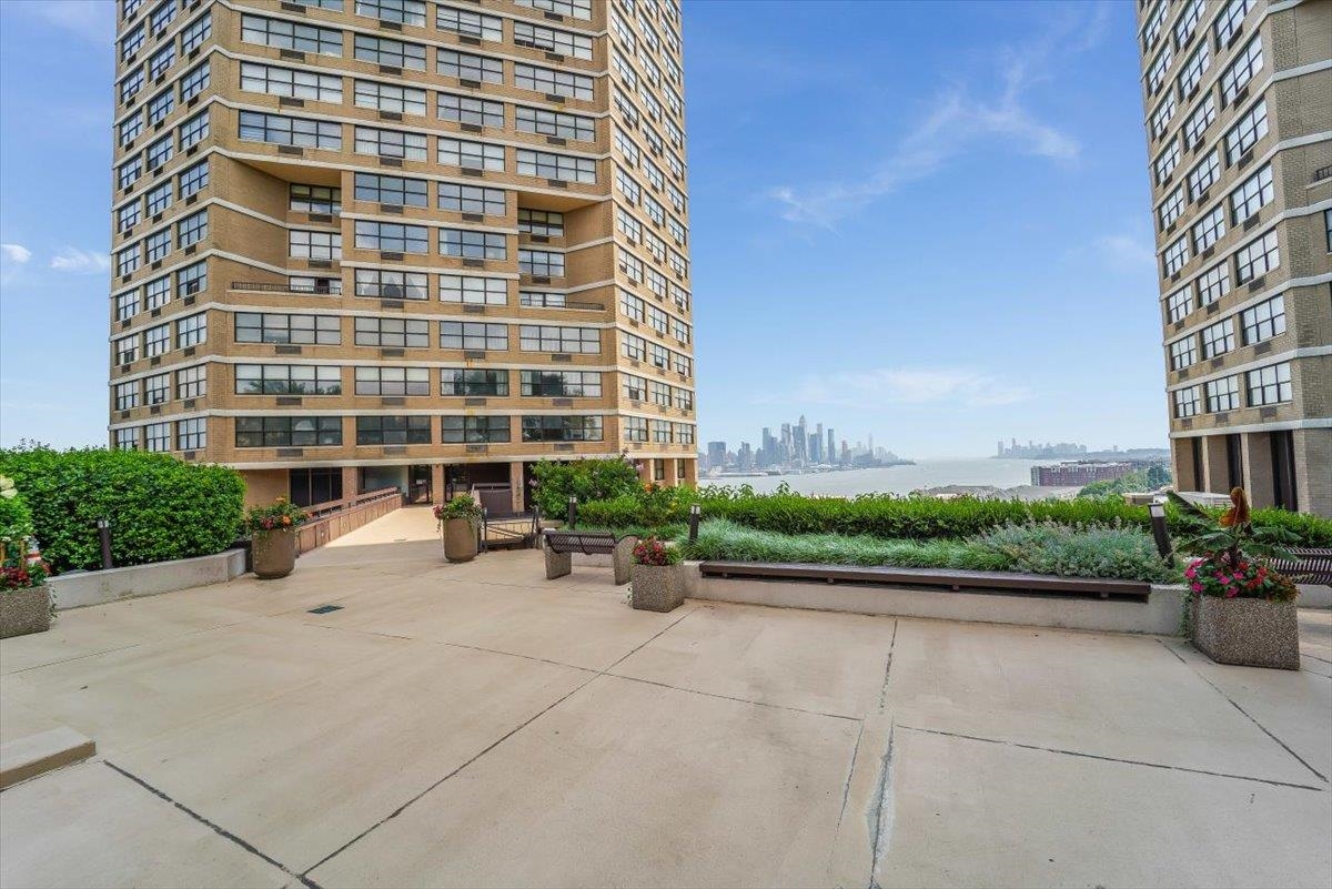 7002 Blvd East #10D, Guttenberg, New Jersey image 20