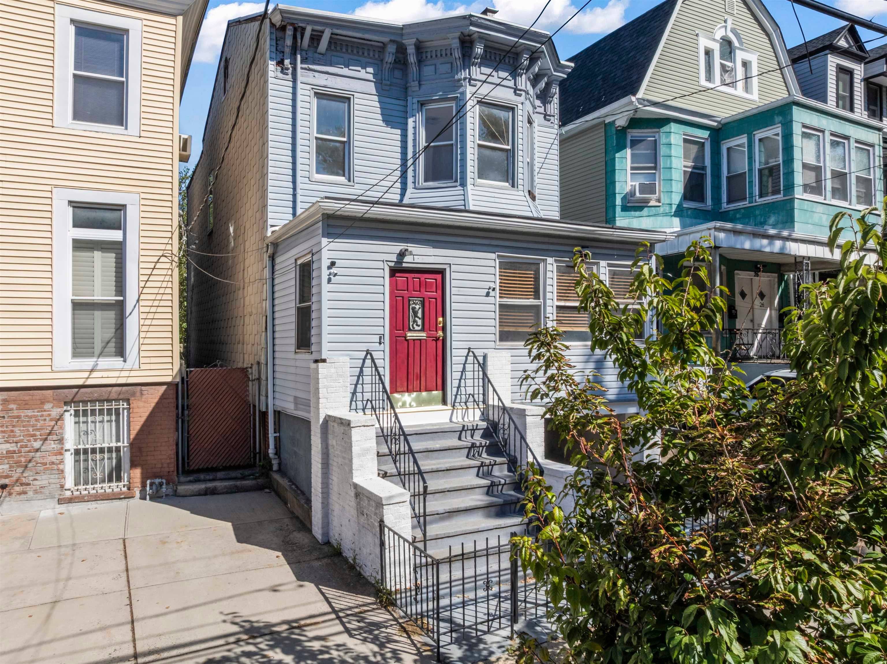 28 BELMONT AVE
