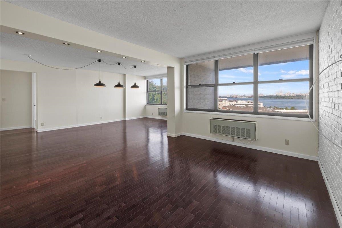 7004 Blvd East #11D, Guttenberg, New Jersey image 13