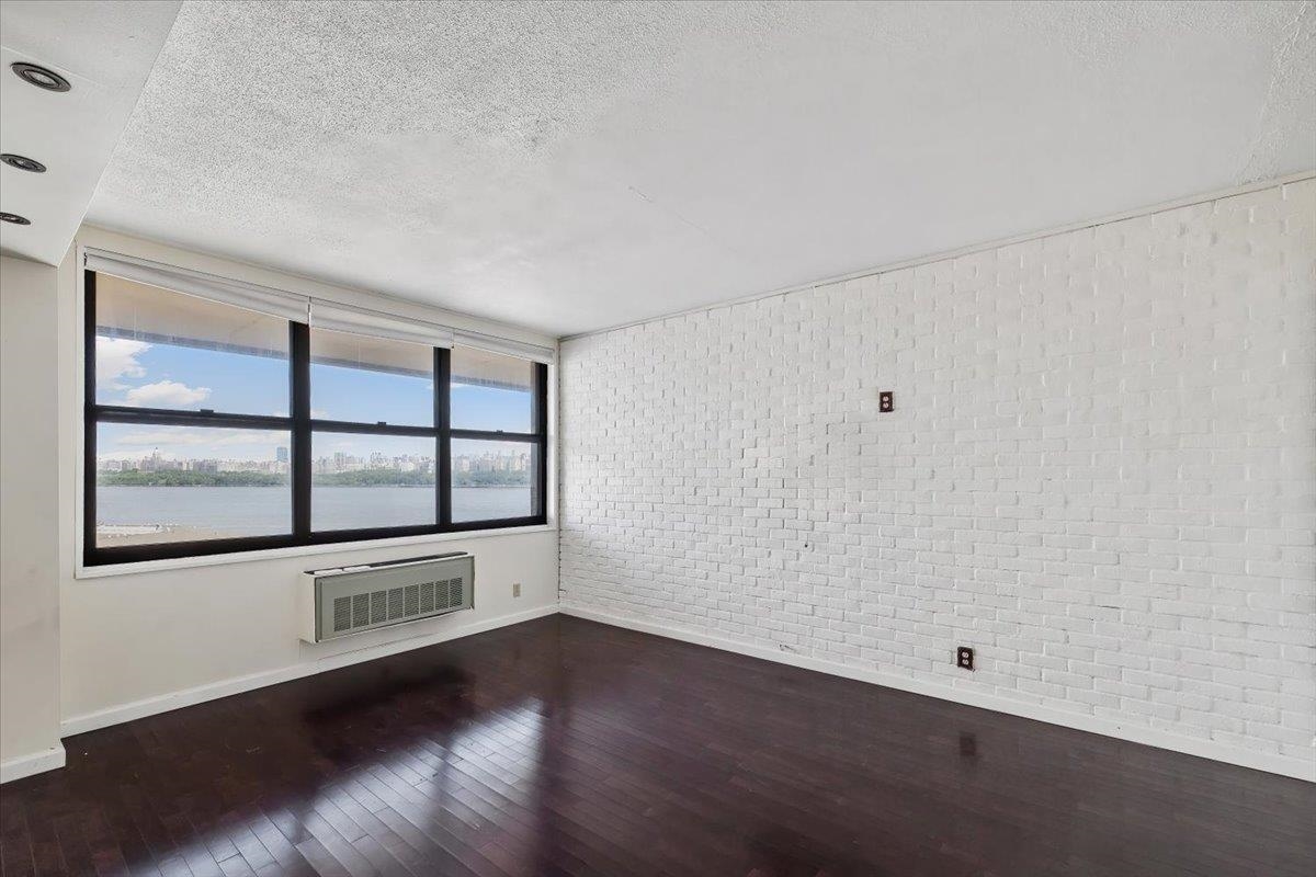 7004 Blvd East #11D, Guttenberg, New Jersey image 4